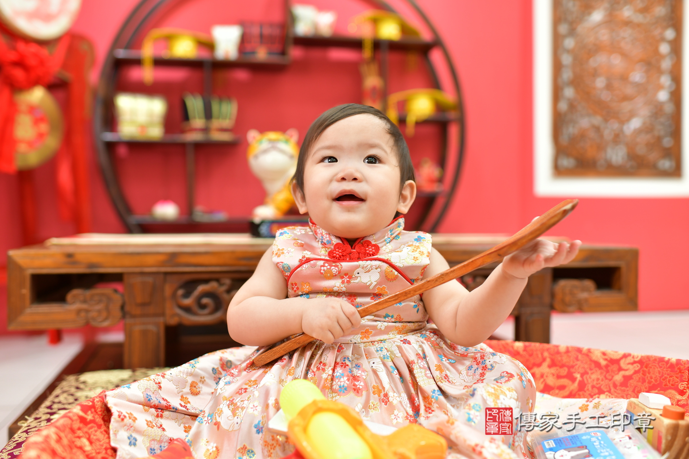 希希寶寶抓周，小孩古裝禮服照。地點：傳家「台中店」古禮會場，照片1