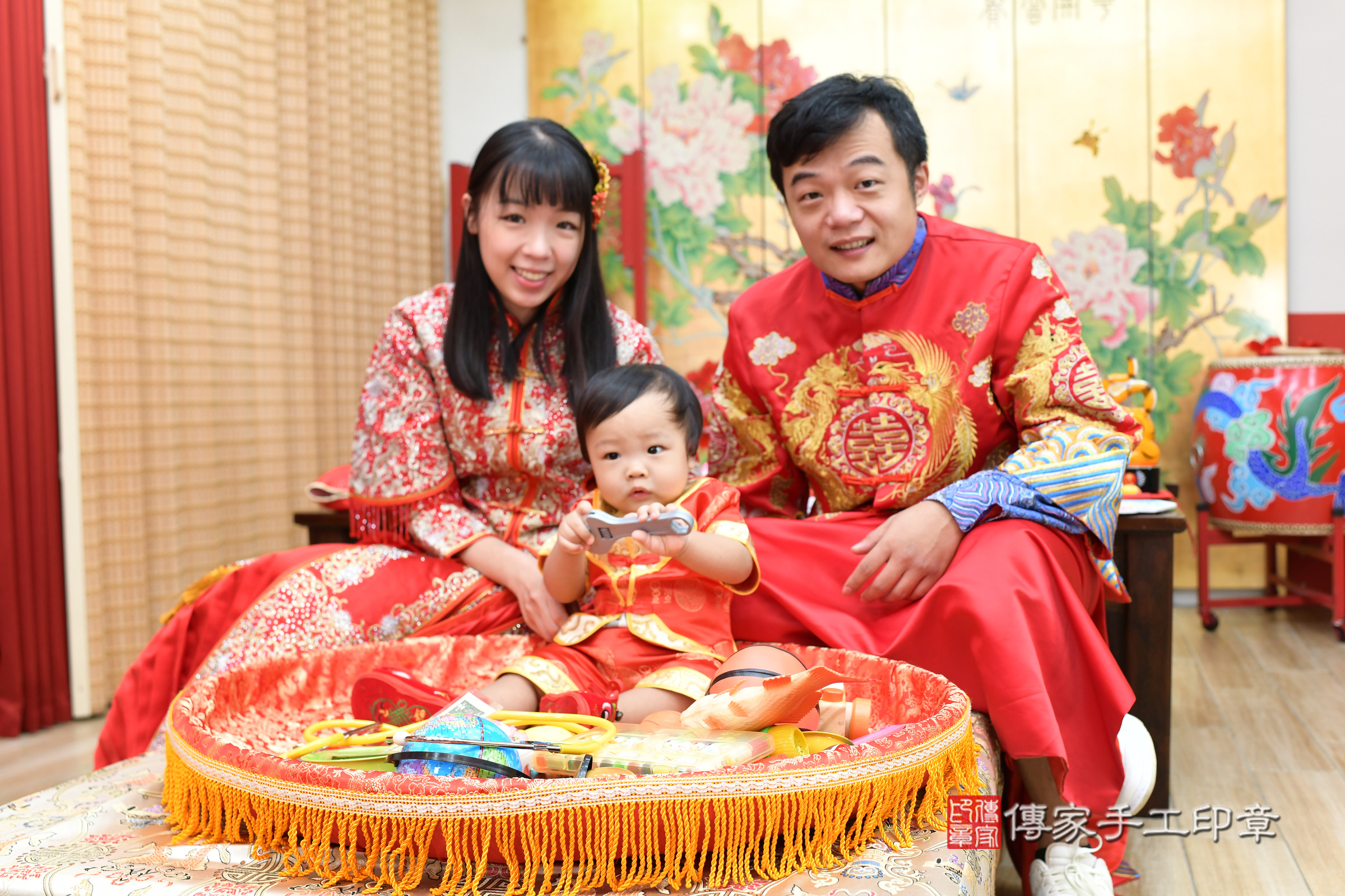 澄澄寶寶抓周，成人與小孩古裝禮服照。地點：傳家「台北店」古禮會場，照片4
