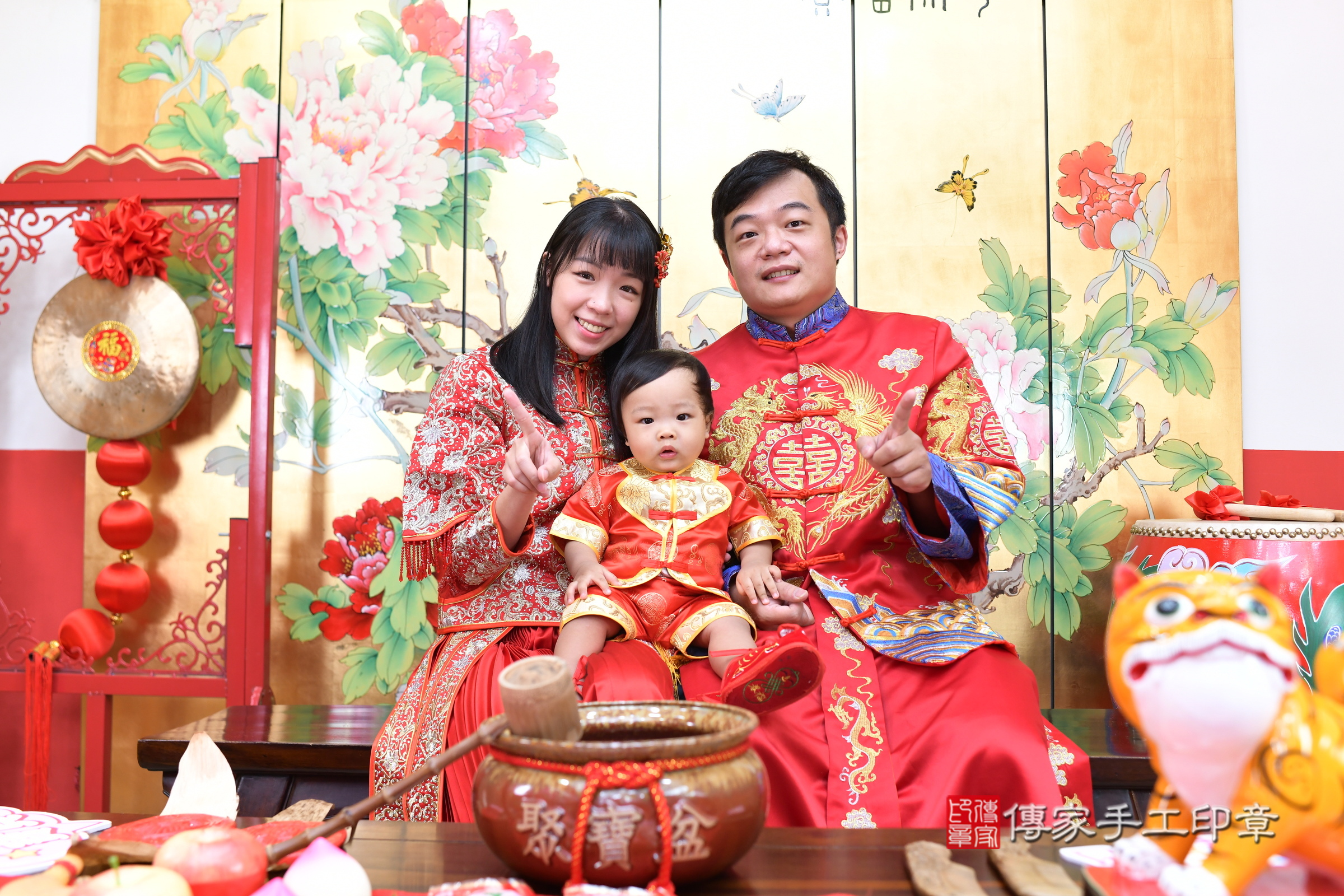 澄澄寶寶抓周，成人與小孩古裝禮服照。地點：傳家「台北店」古禮會場，照片3