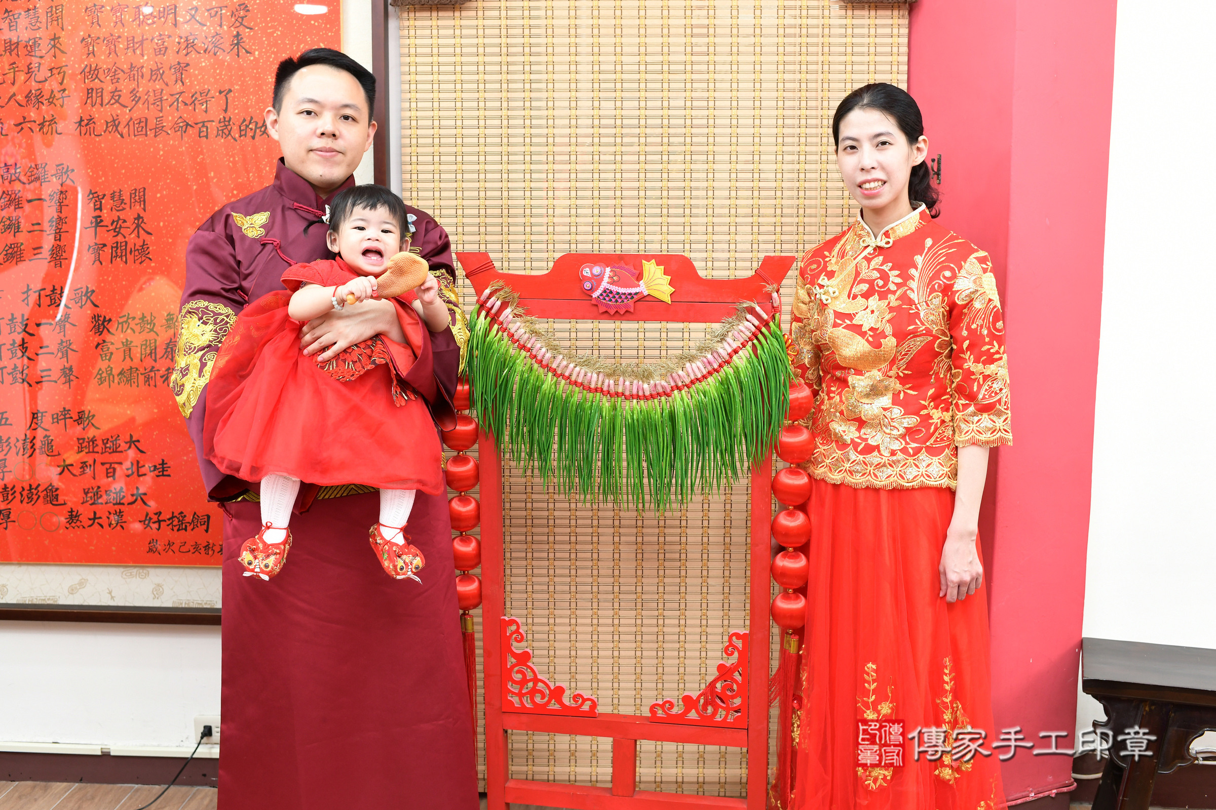 小澐寶寶抓周，成人與小孩古裝禮服照。地點：傳家「新北店」古禮會場，照片4
