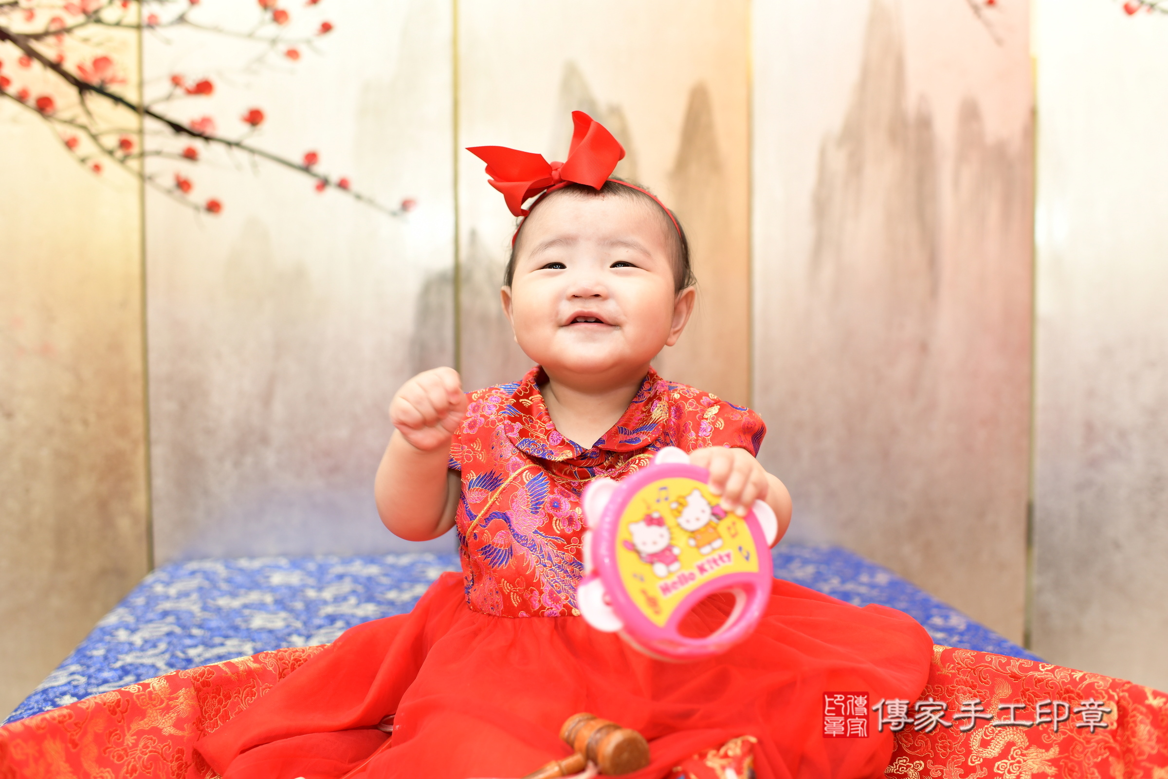 小華寶寶抓周，小孩古裝禮服照。地點：傳家「新北店」古禮會場，照片2