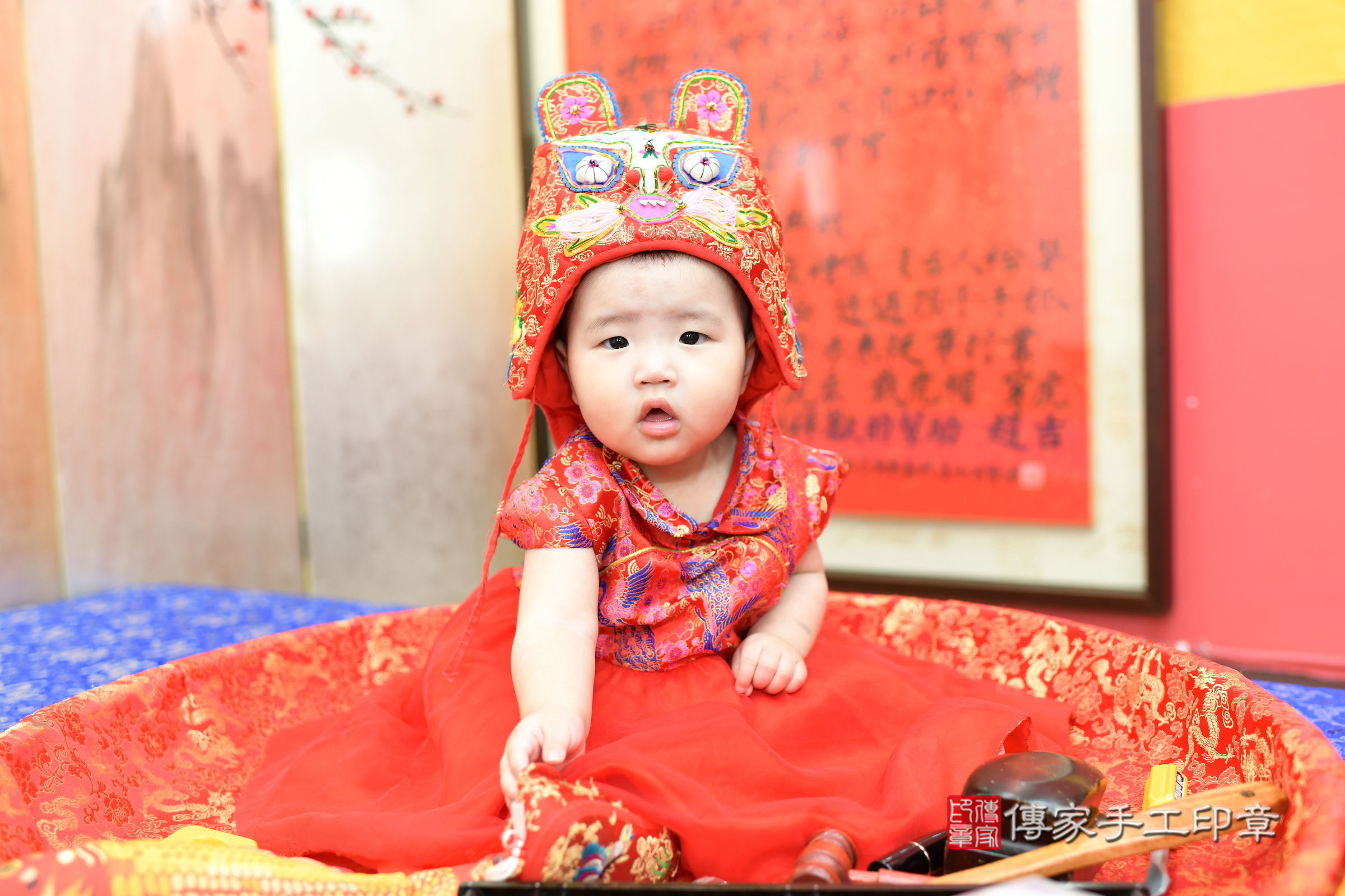 小華寶寶抓周，小孩古裝禮服照。地點：傳家「新北店」古禮會場，照片4