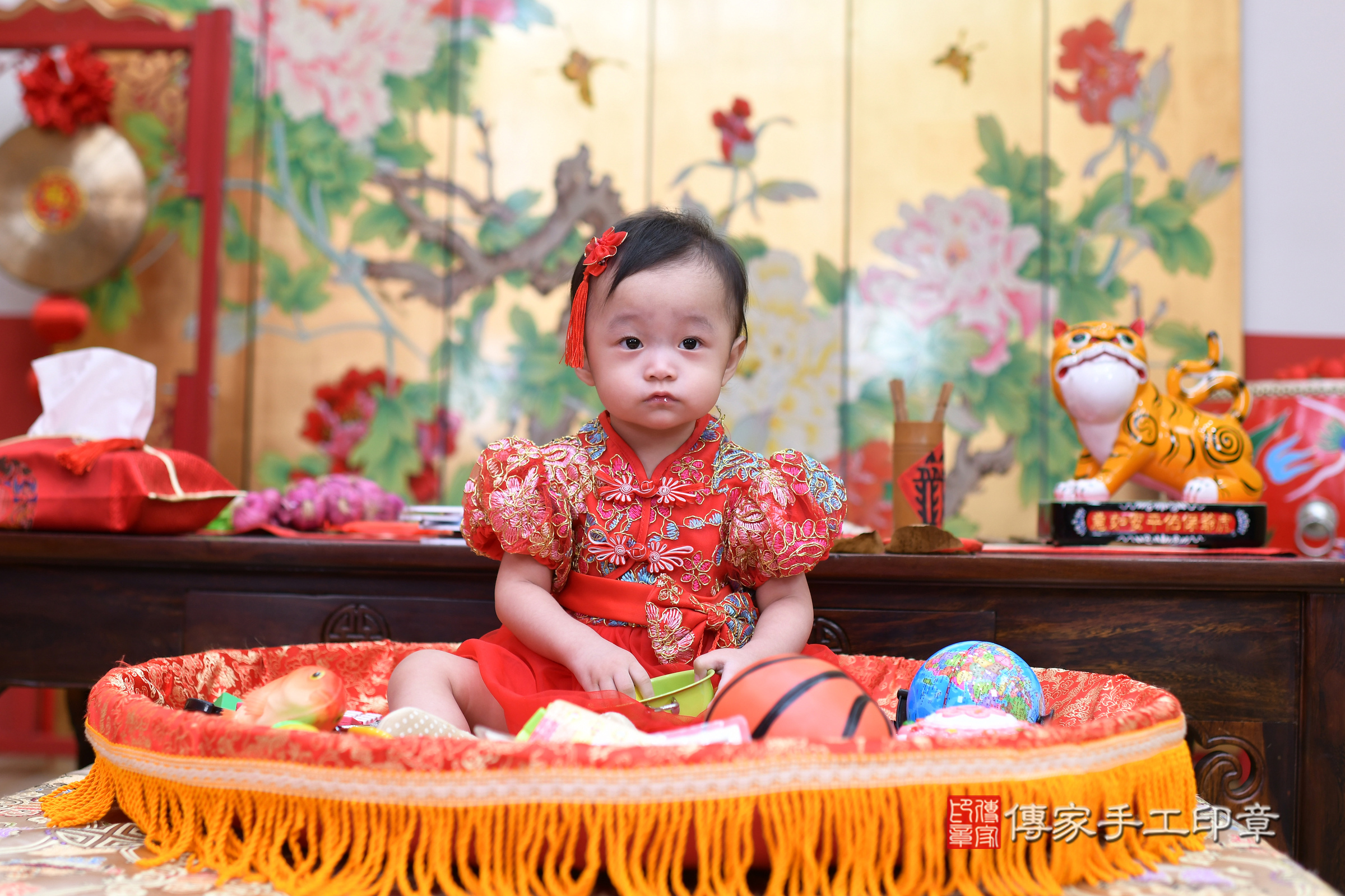 小睎寶寶抓周，小孩古裝禮服照。地點：傳家「台北店」古禮會場，照片2