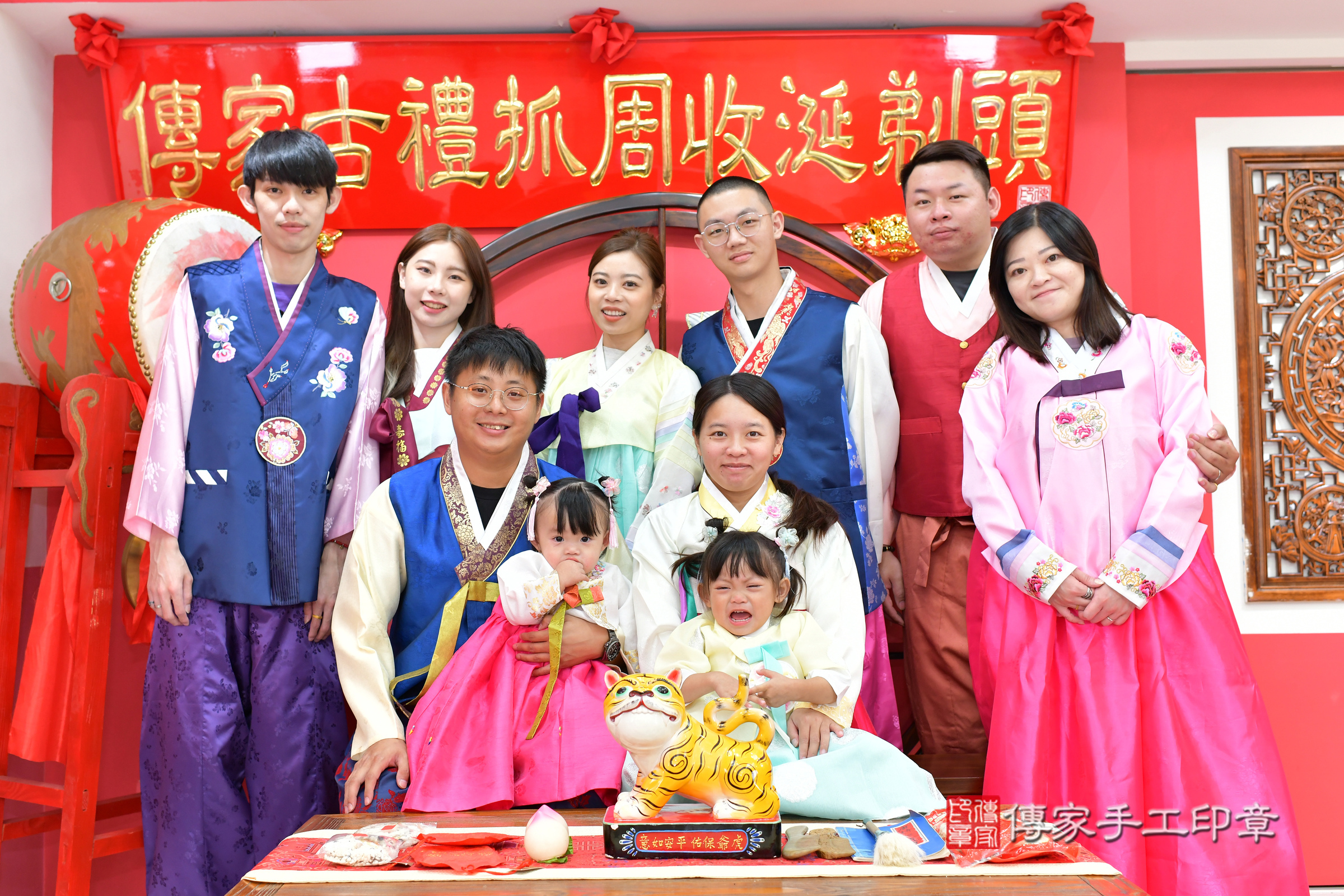 伶伶寶寶抓周，成人與小孩古裝禮服照。地點：傳家「台中店」古禮會場，照片3