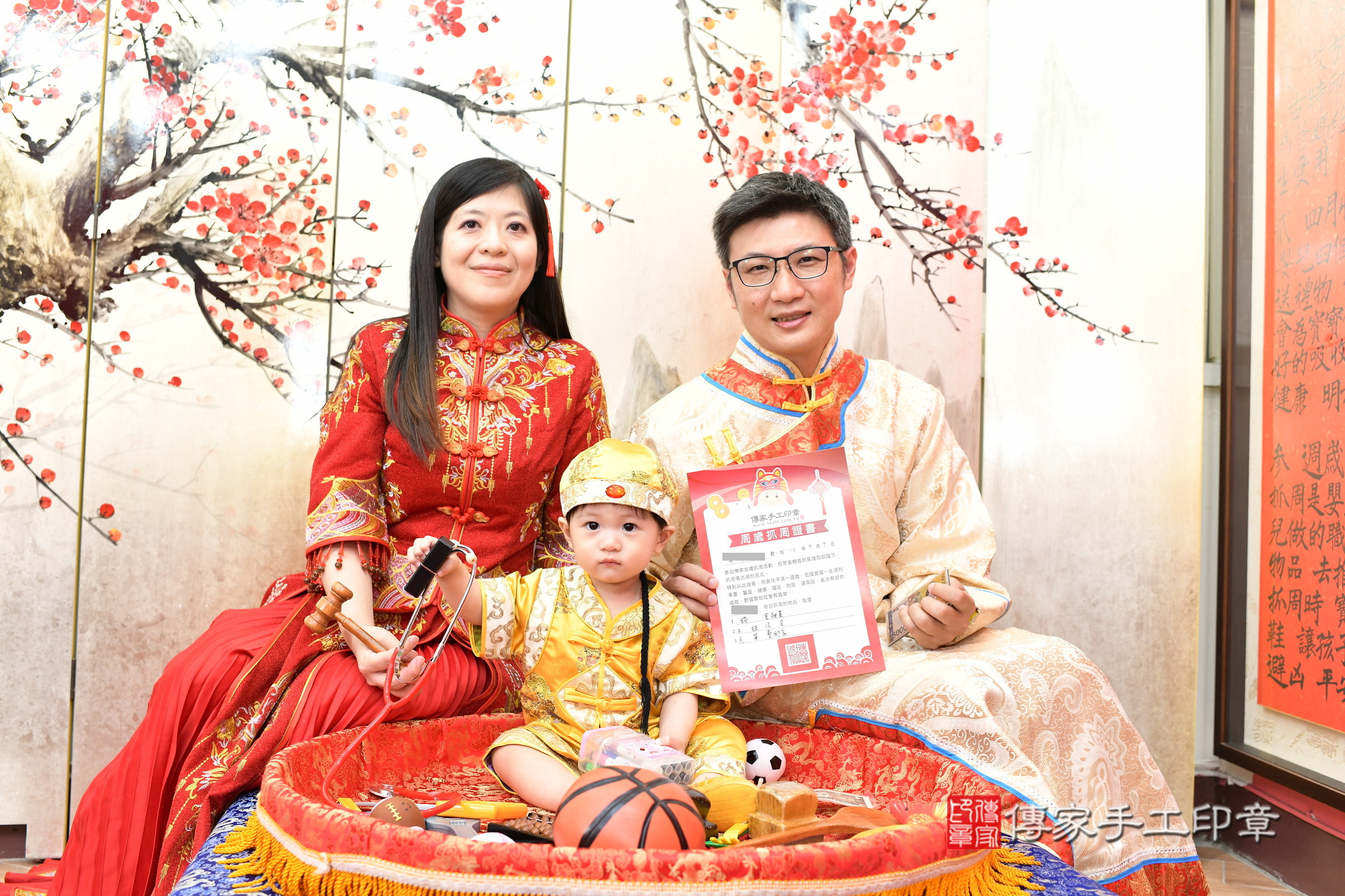 小綸寶寶抓周，成人與小孩古裝禮服照。地點：傳家「新北店」古禮會場，照片4