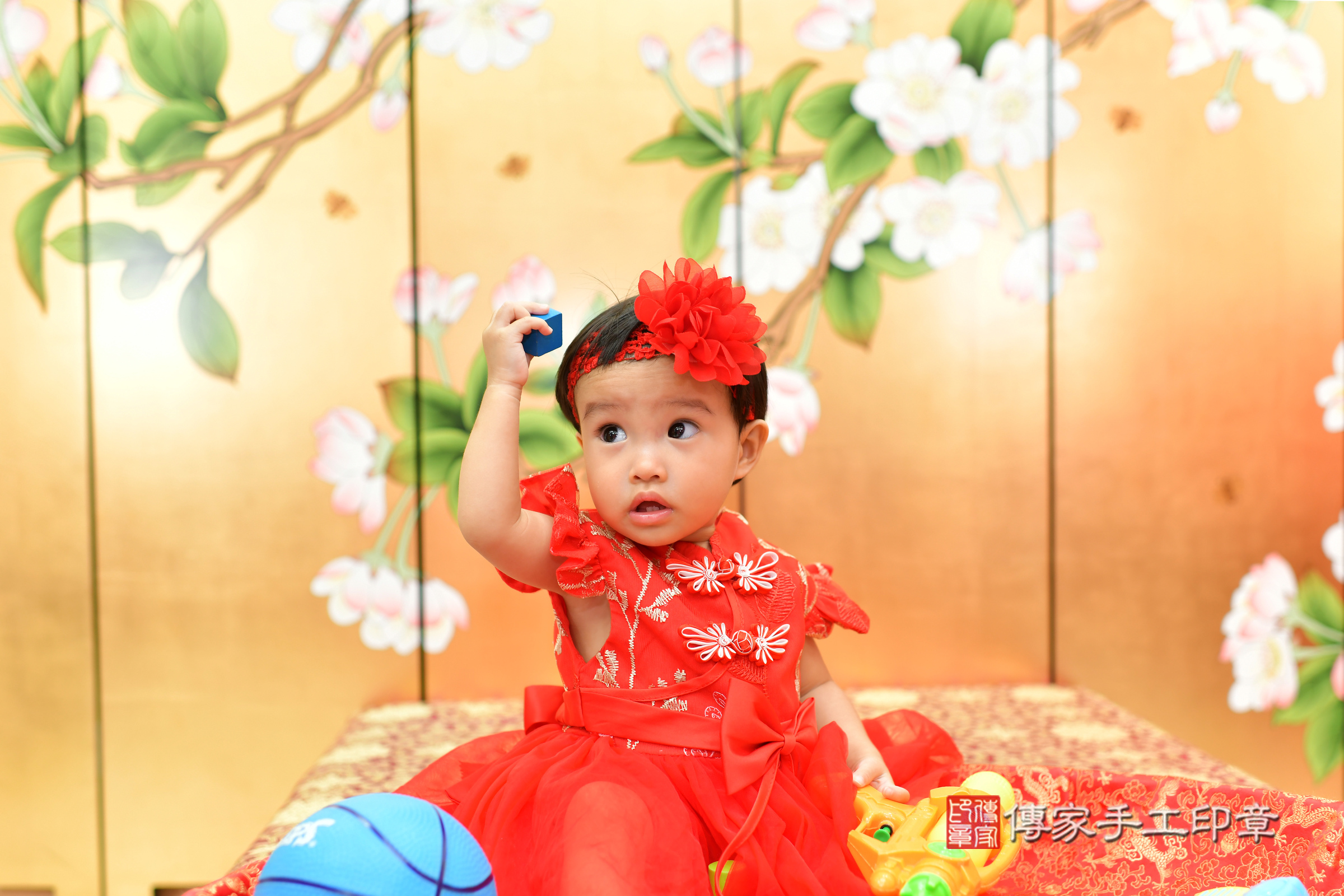 小澕寶寶抓周，小孩古裝禮服照。地點：傳家「台中店」古禮會場，照片2