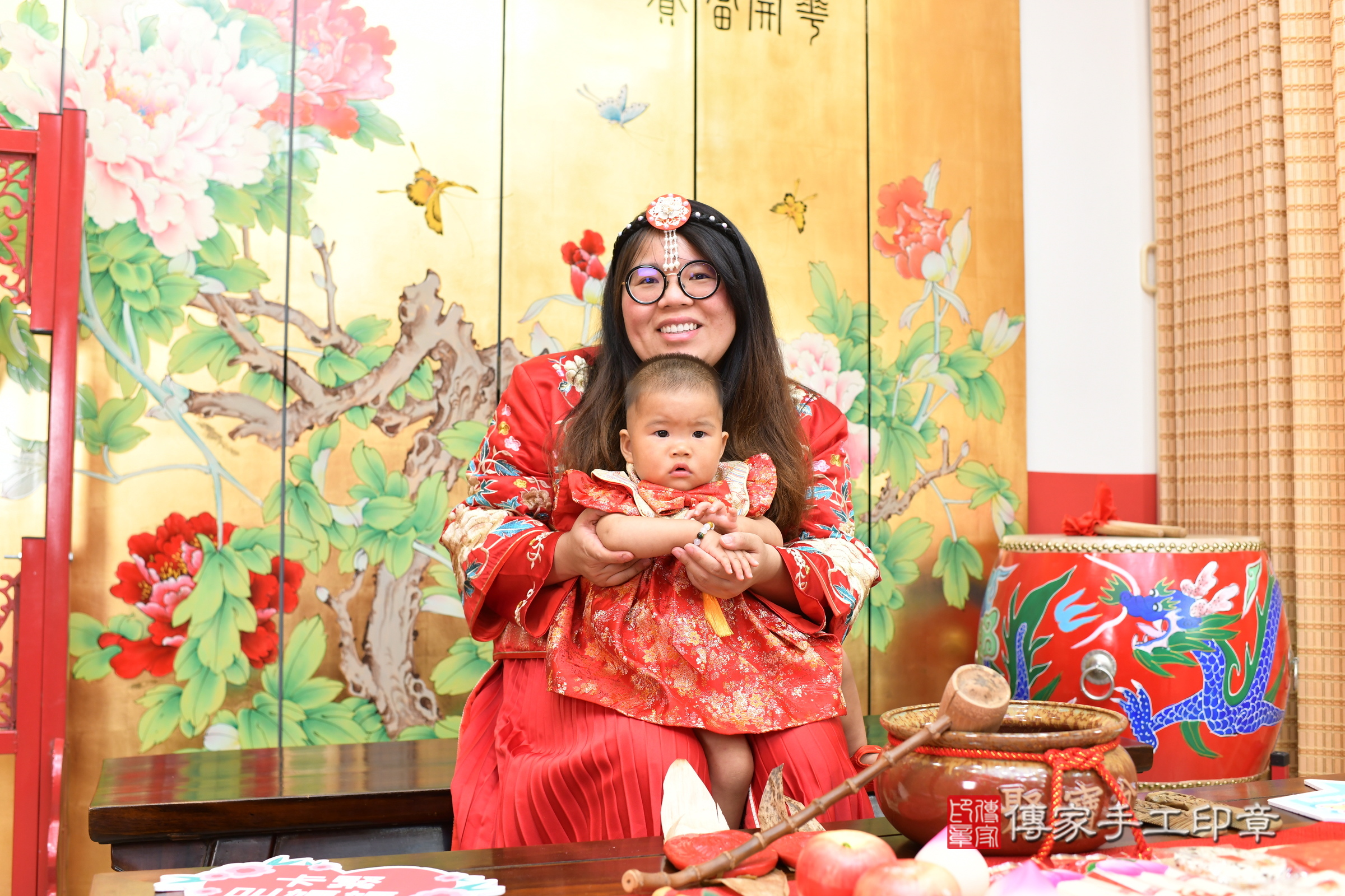 瑄瑄寶寶抓周，成人與小孩古裝禮服照。地點：傳家「台北店」古禮會場，照片2