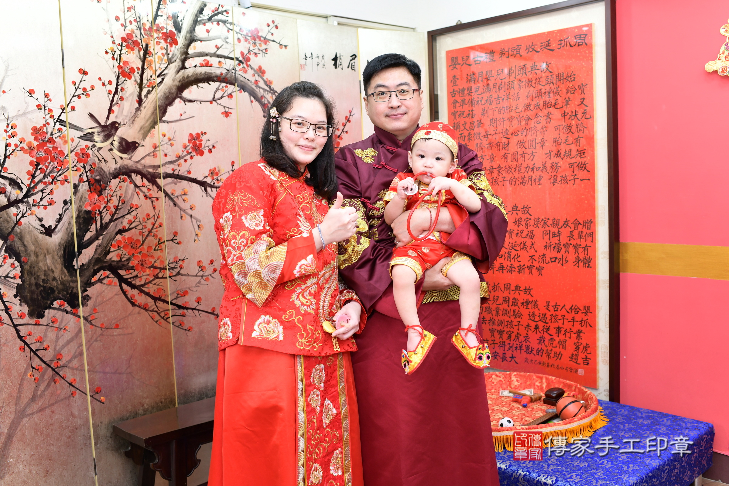 小喬寶寶抓周，成人與小孩古裝禮服照。地點：傳家「新北店」古禮會場，照片3