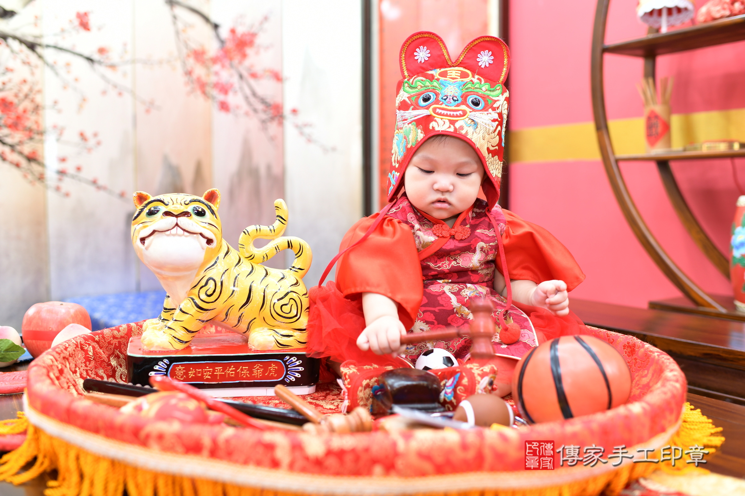 思思寶寶抓周，小孩古裝禮服照。地點：傳家「新北店」古禮會場，照片4