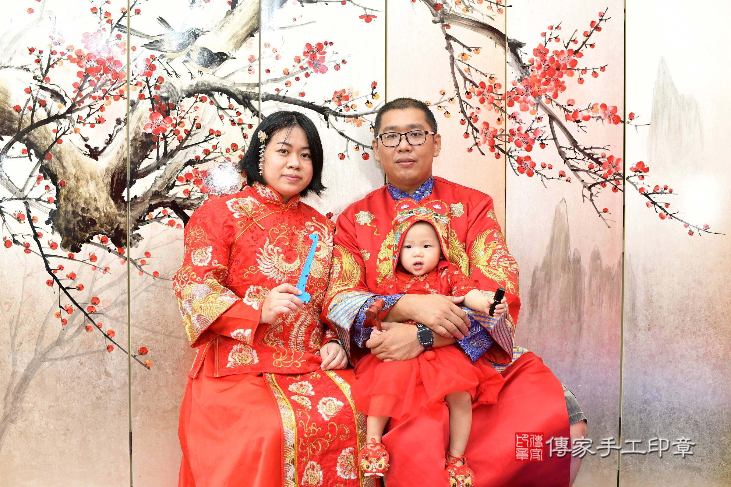 小芸寶寶抓周，成人與小孩古裝禮服照。地點：傳家「新北店」古禮會場，照片4