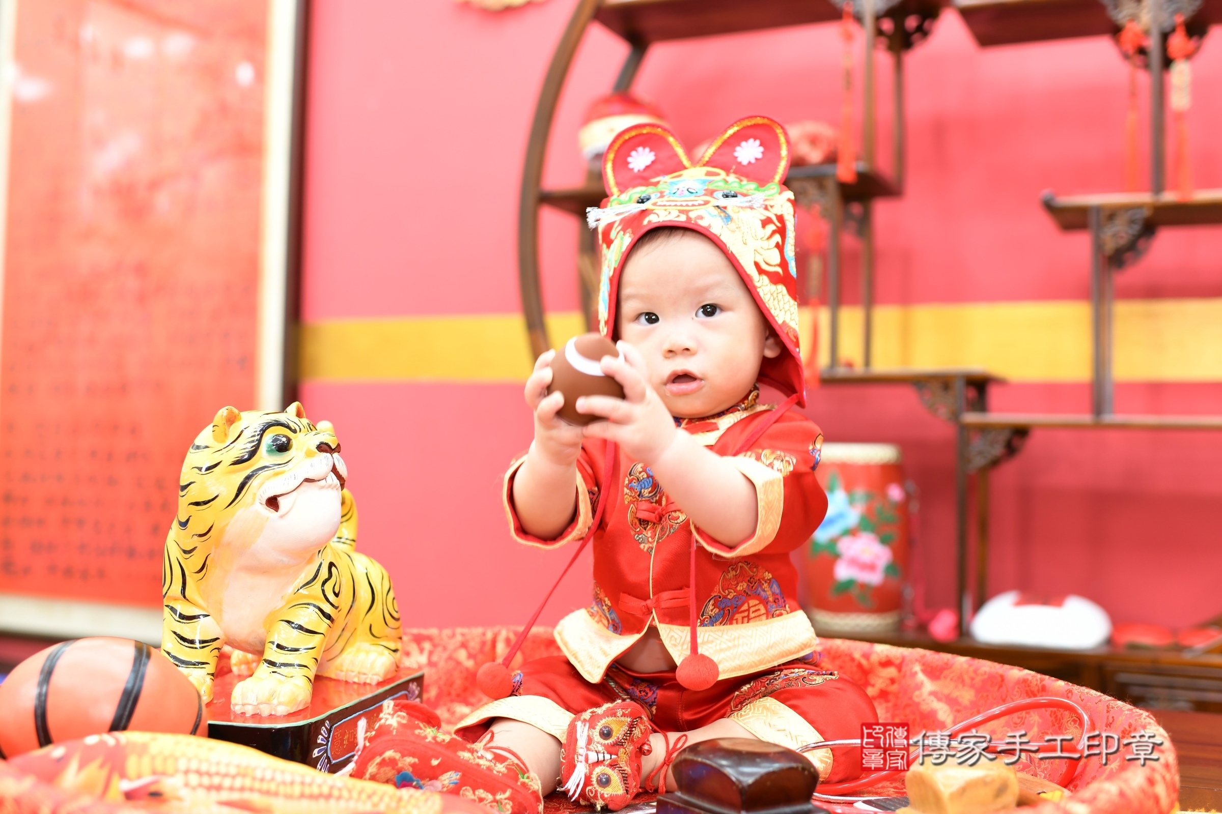 小羲寶寶抓周，小孩古裝禮服照。地點：傳家「新北店」古禮會場，照片4