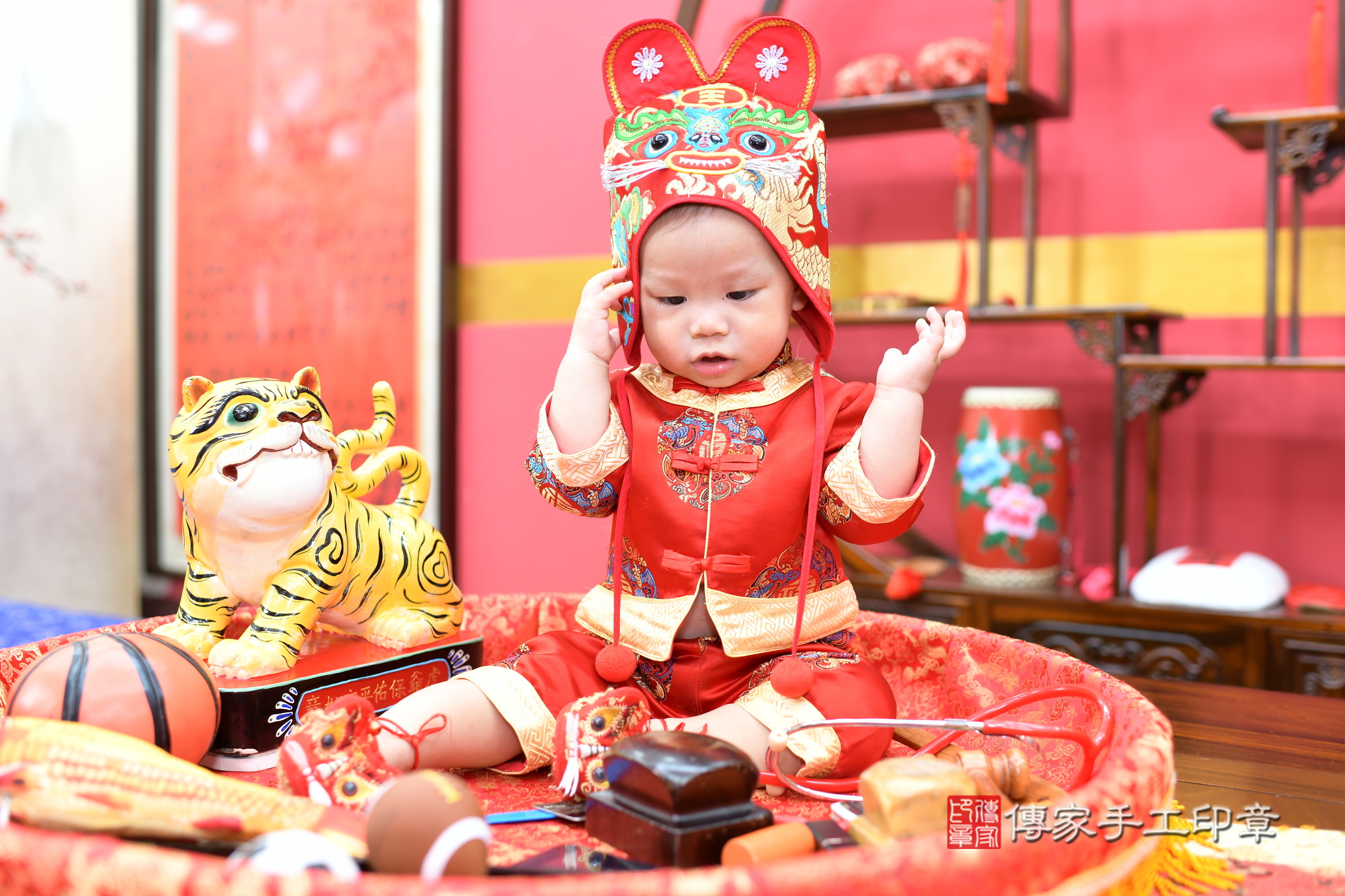 小羲寶寶抓周，小孩古裝禮服照。地點：傳家「新北店」古禮會場，照片3