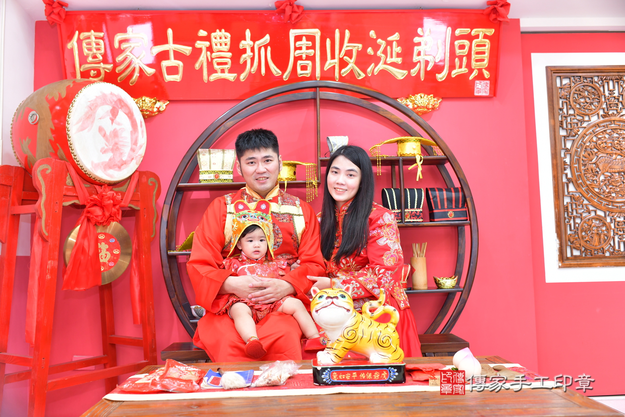 寧寧寶寶抓周，成人與小孩古裝禮服照。地點：傳家「台中店」古禮會場，照片3