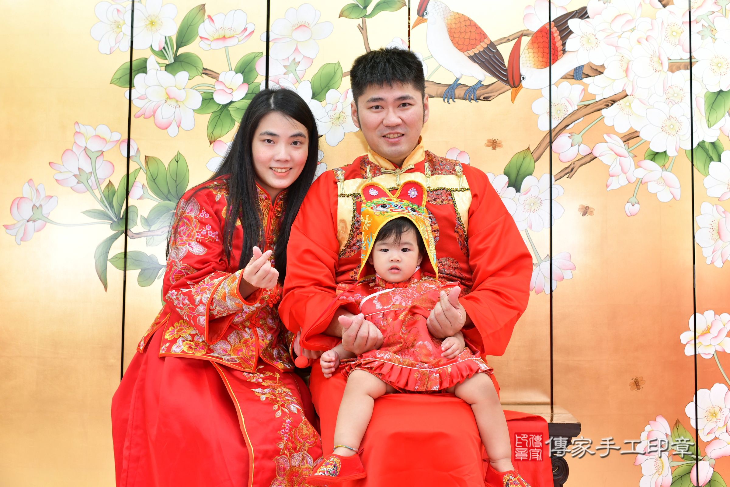 寧寧寶寶抓周，成人與小孩古裝禮服照。地點：傳家「台中店」古禮會場，照片2