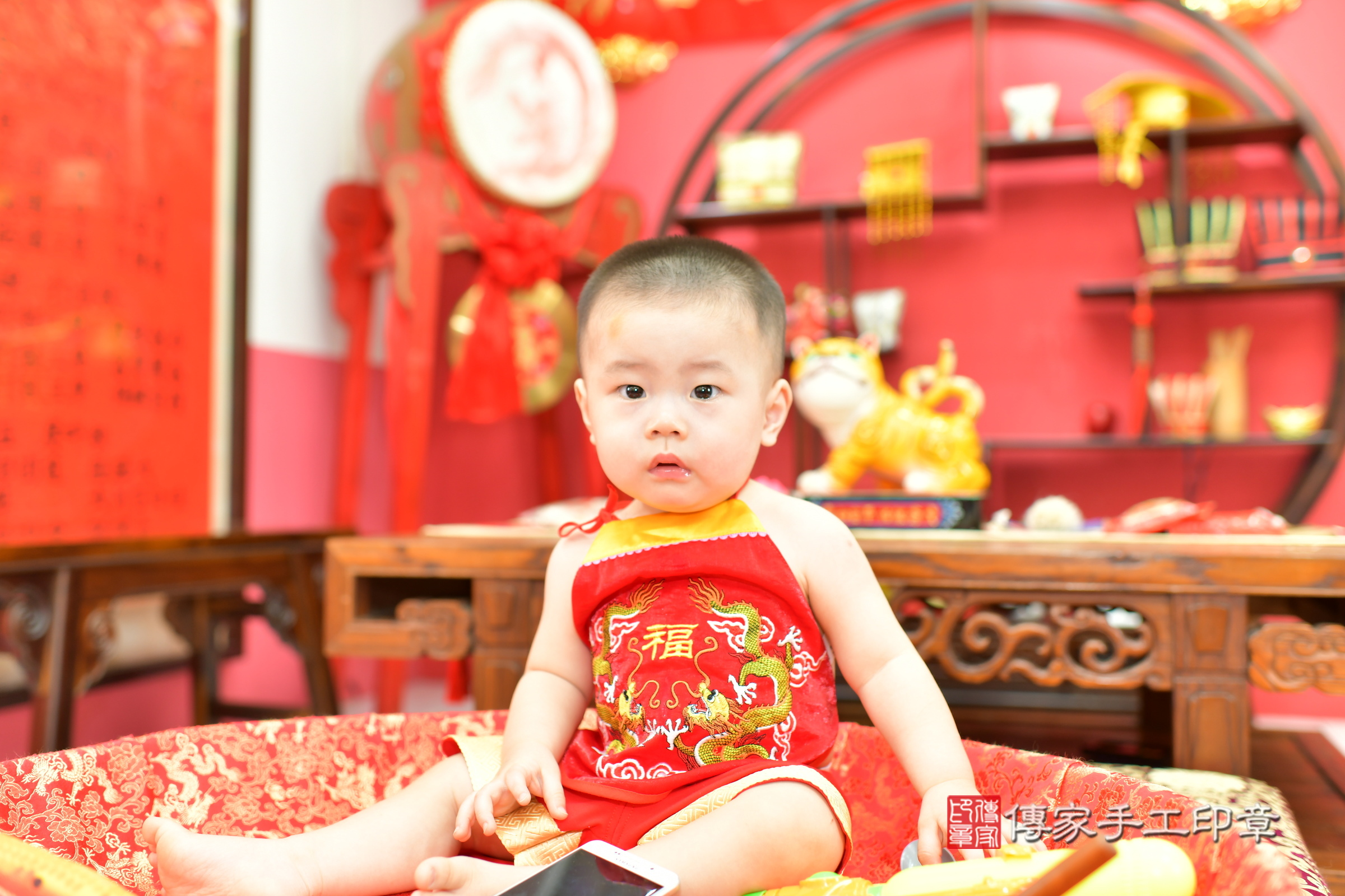 小裕寶寶抓周，小孩古裝禮服照。地點：傳家「台中店」古禮會場，照片2