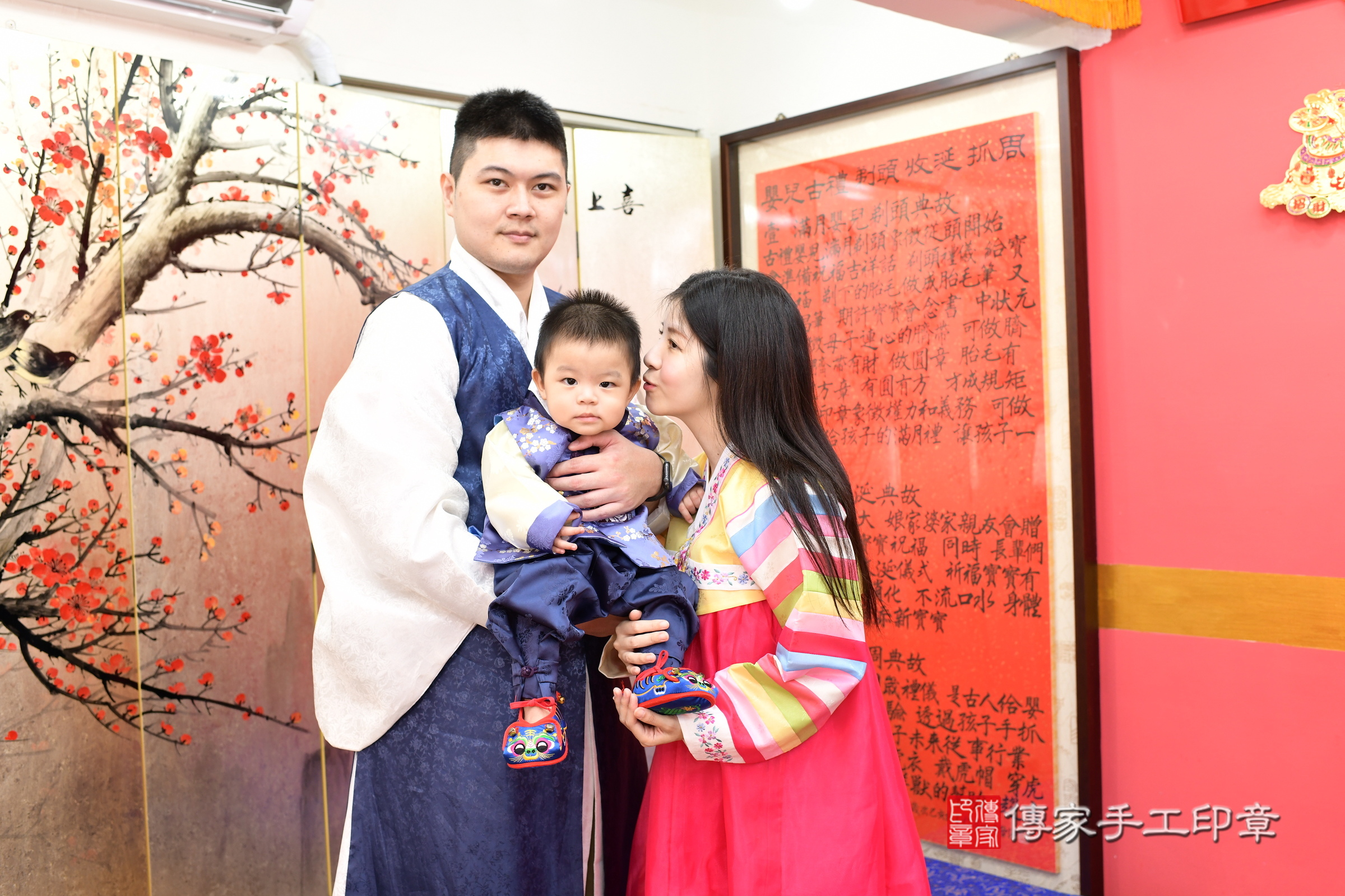 凱凱寶寶抓周，成人與小孩古裝禮服照。地點：傳家「新北店」古禮會場，照片4