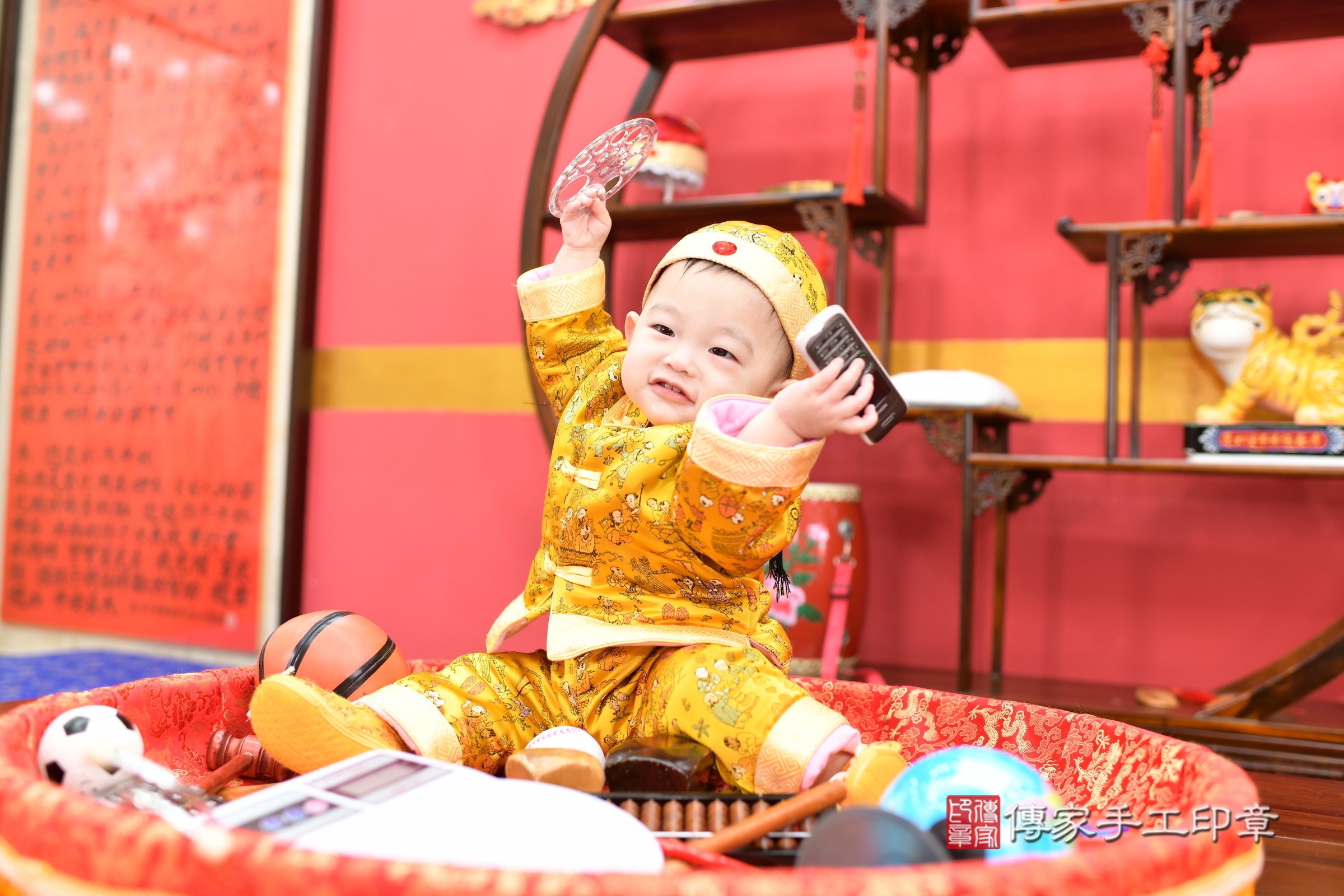 小愷寶寶抓周，小孩古裝禮服照。地點：傳家「新北店」古禮會場，照片3