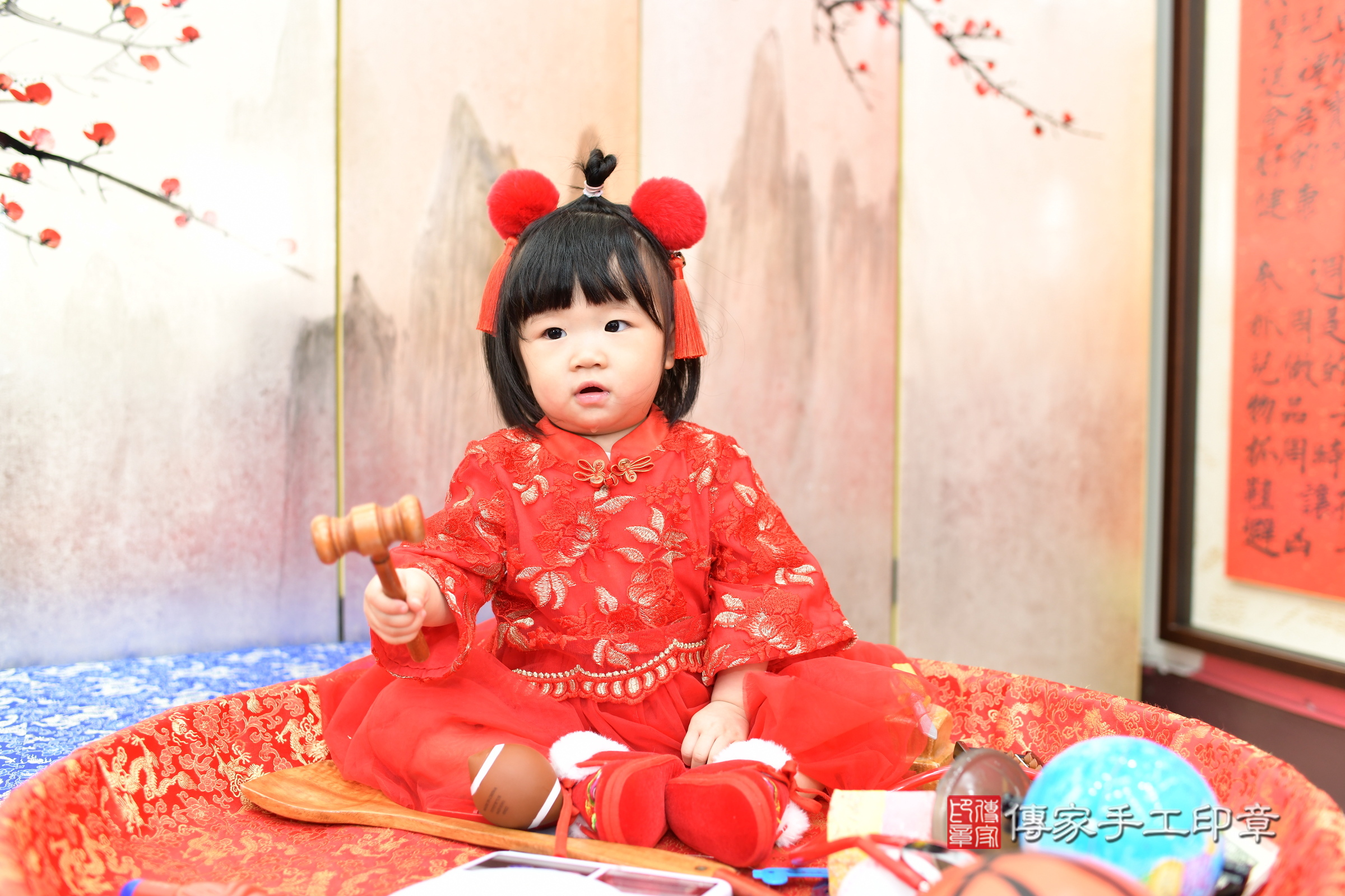 婷婷寶寶抓周，小孩古裝禮服照。地點：傳家「台北店」古禮會場，照片1