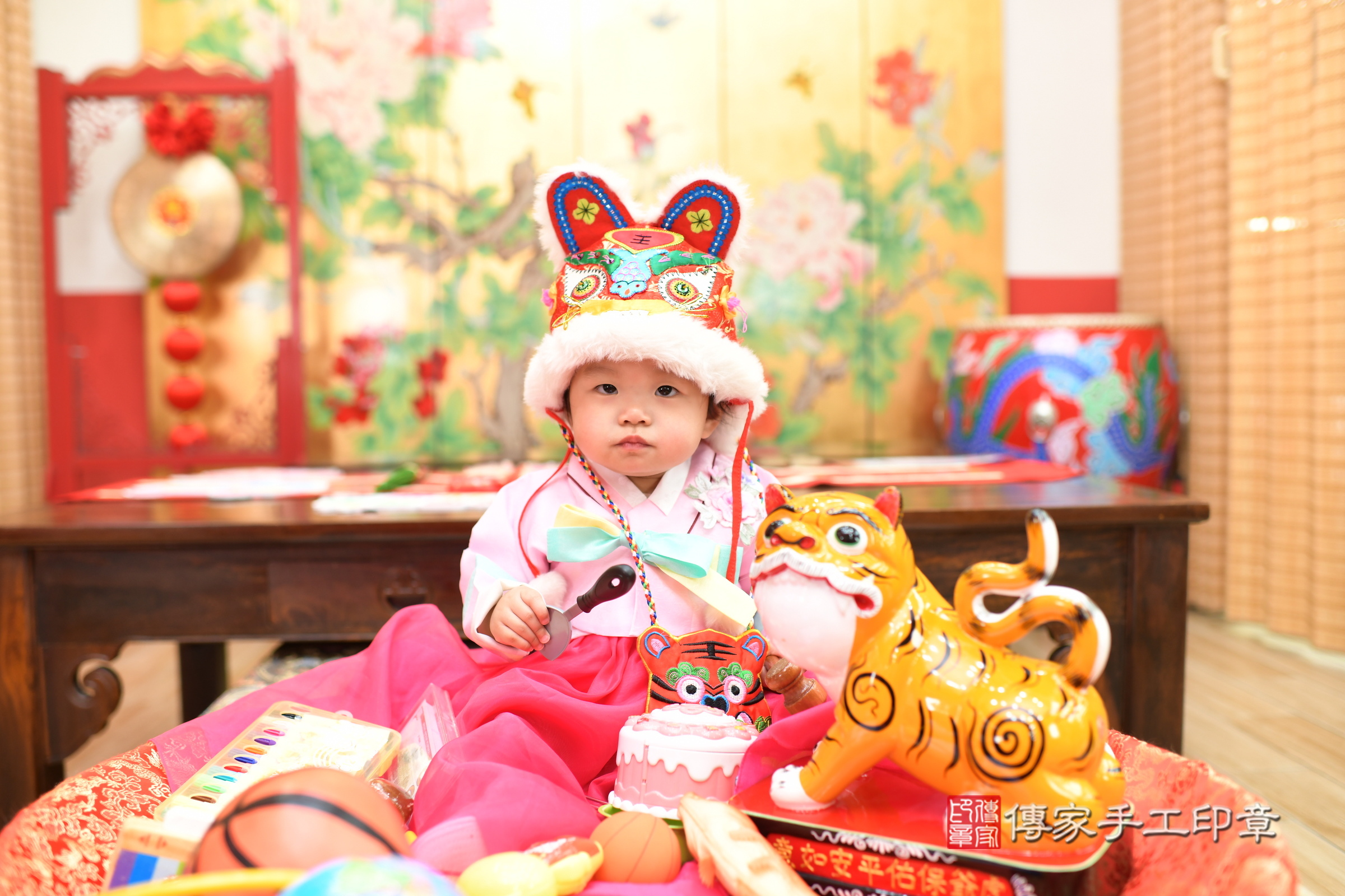 暄暄寶寶抓周，小孩古裝禮服照。地點：傳家「台北店」古禮會場，照片2