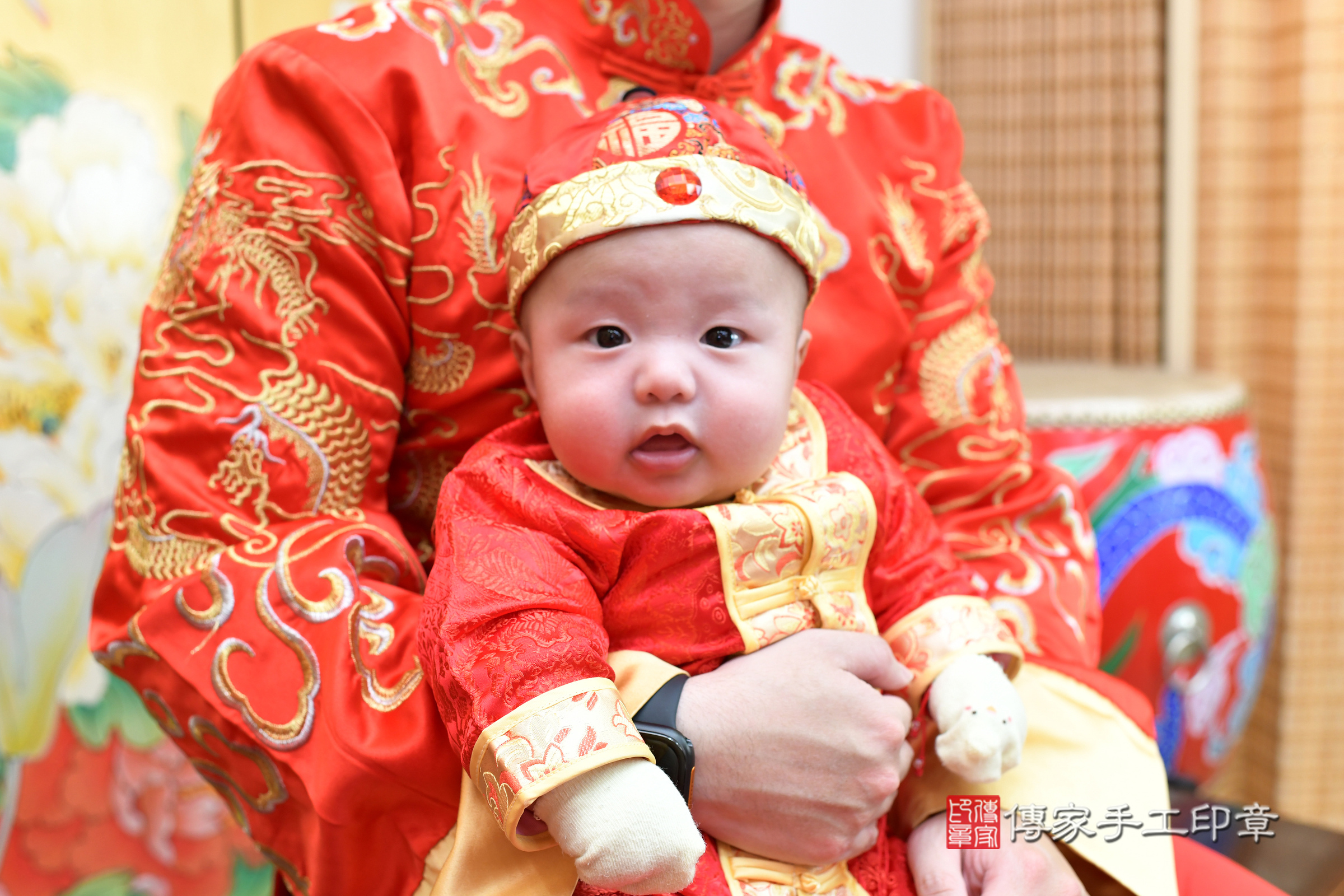 小駿寶寶收涎，小孩古裝禮服照。地點：傳家「台北店」古禮會場，照片3