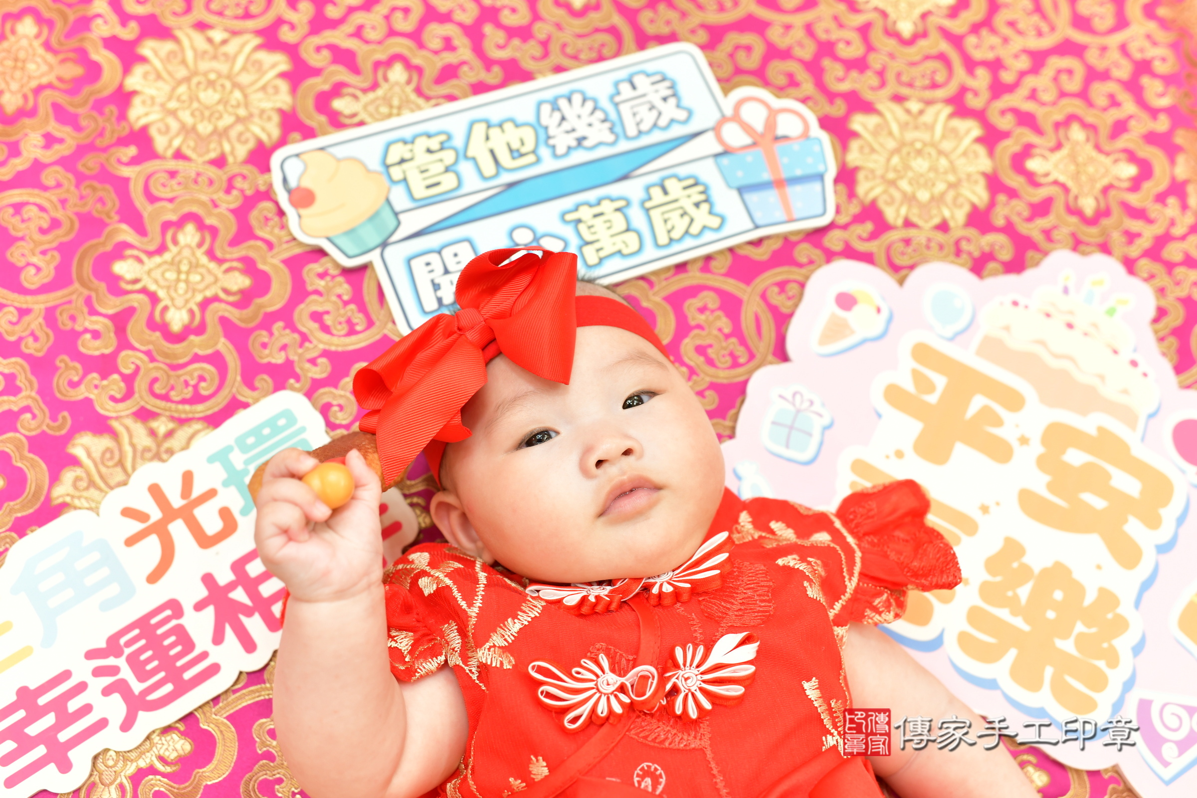 小寧寶寶收涎，小孩古裝禮服照。地點：傳家「台中店」古禮會場，照片2