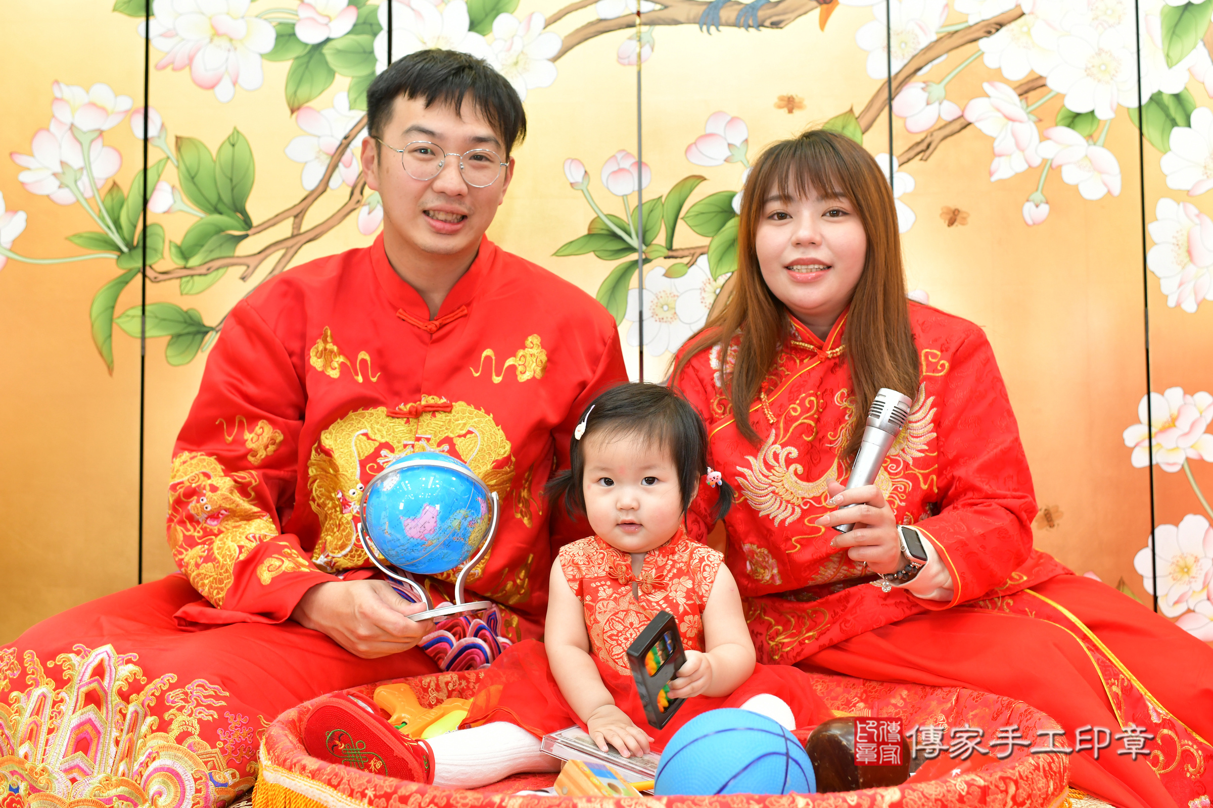 晴晴寶寶抓周，成人與小孩古裝禮服照。地點：傳家「台中店」古禮會場，照片3