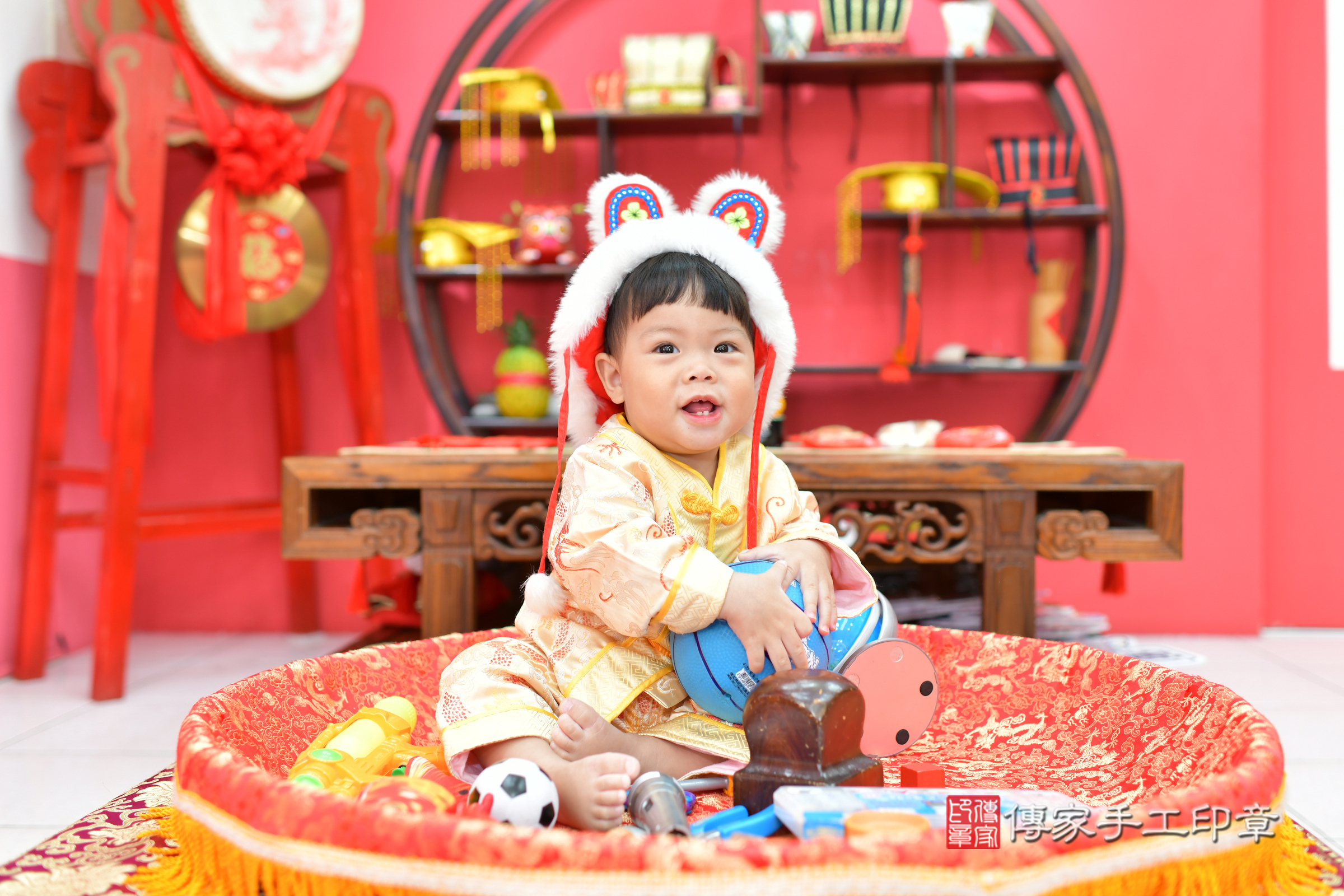 紳紳寶寶抓周，小孩古裝禮服照。地點：傳家「台中店」古禮會場，照片2