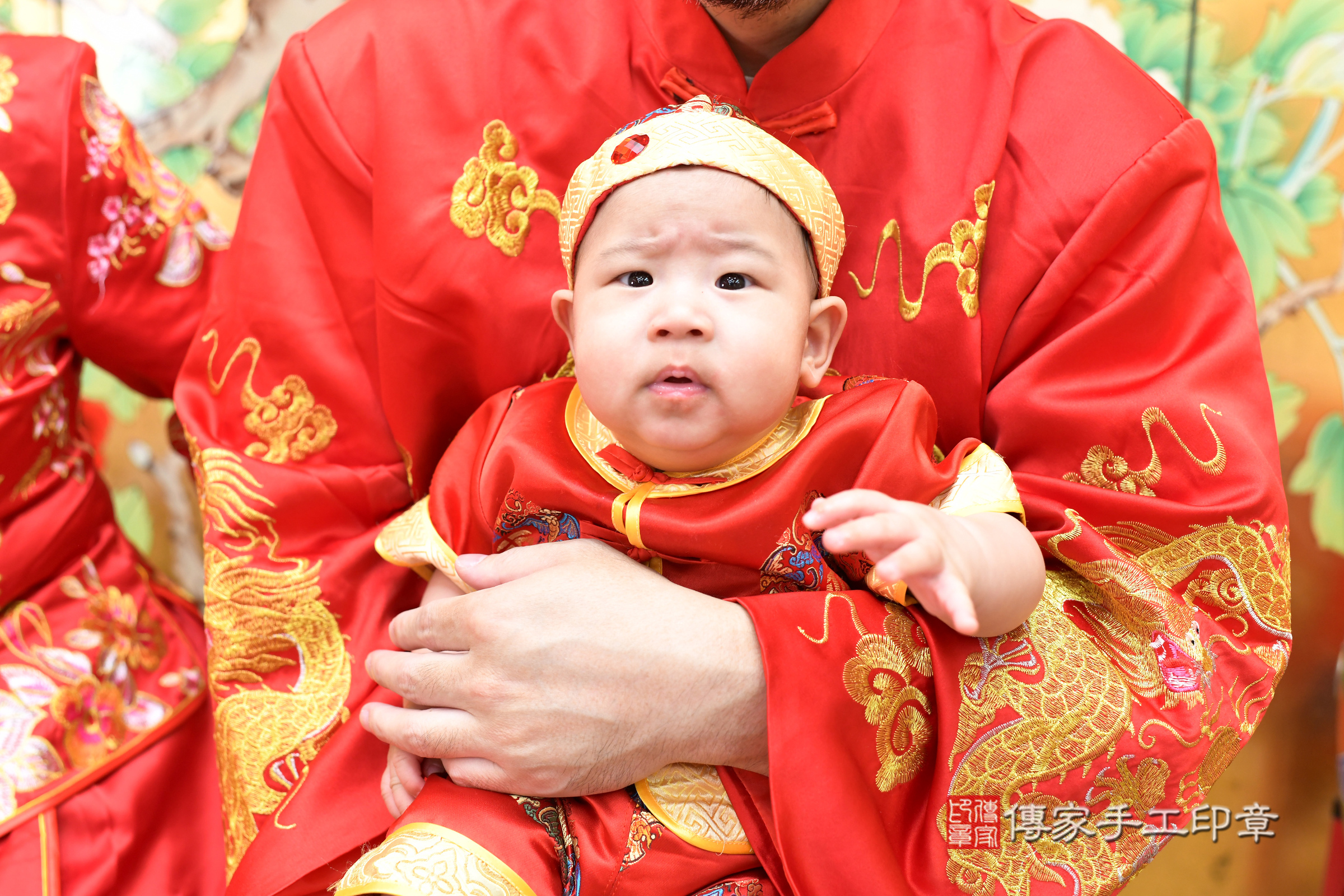 佑佑寶寶收涎，小孩古裝禮服照。地點：傳家「台北店」古禮會場，照片1