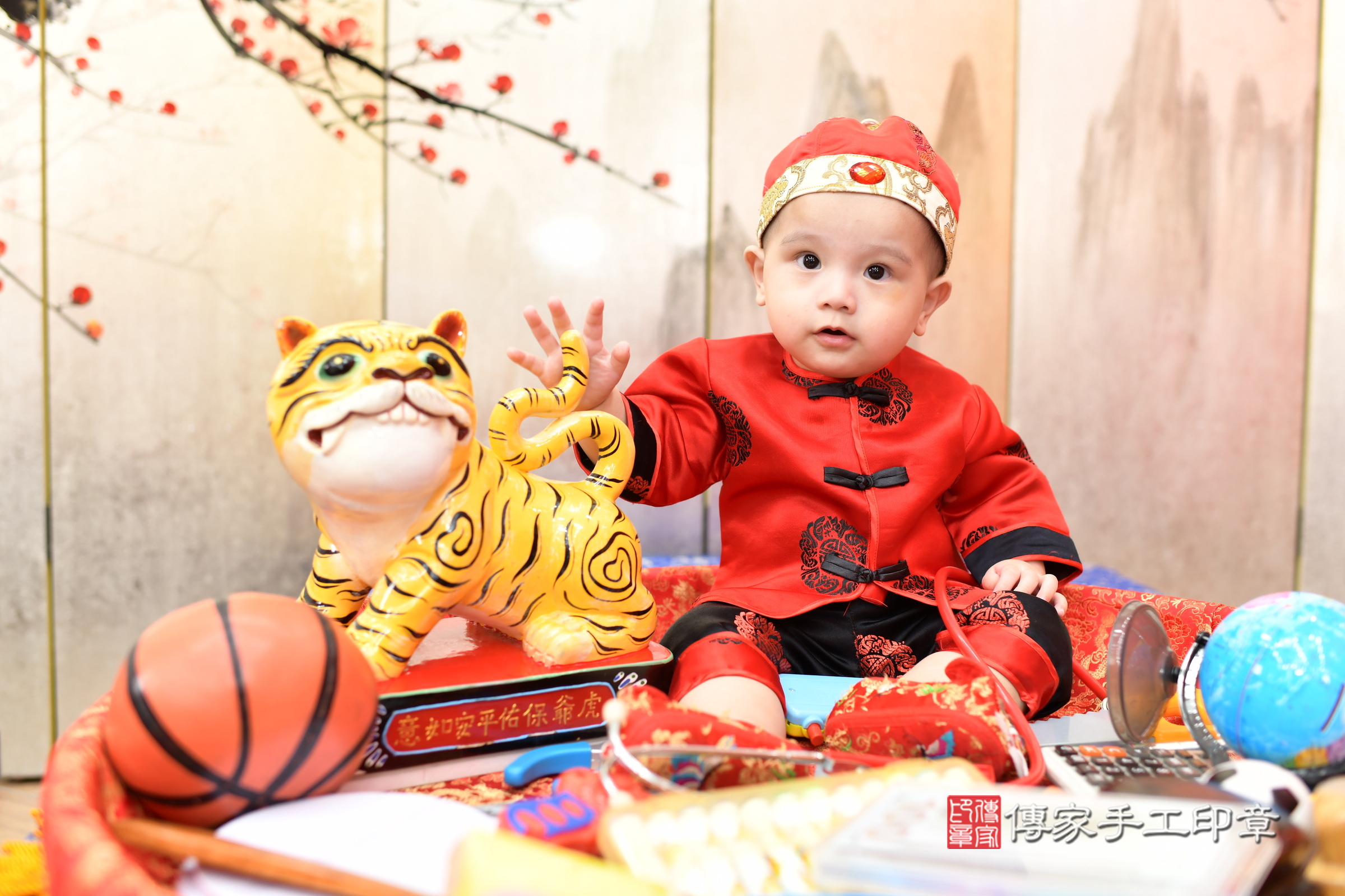 冬冬寶寶抓周，小孩古裝禮服照。地點：傳家「新北店」古禮會場，照片2