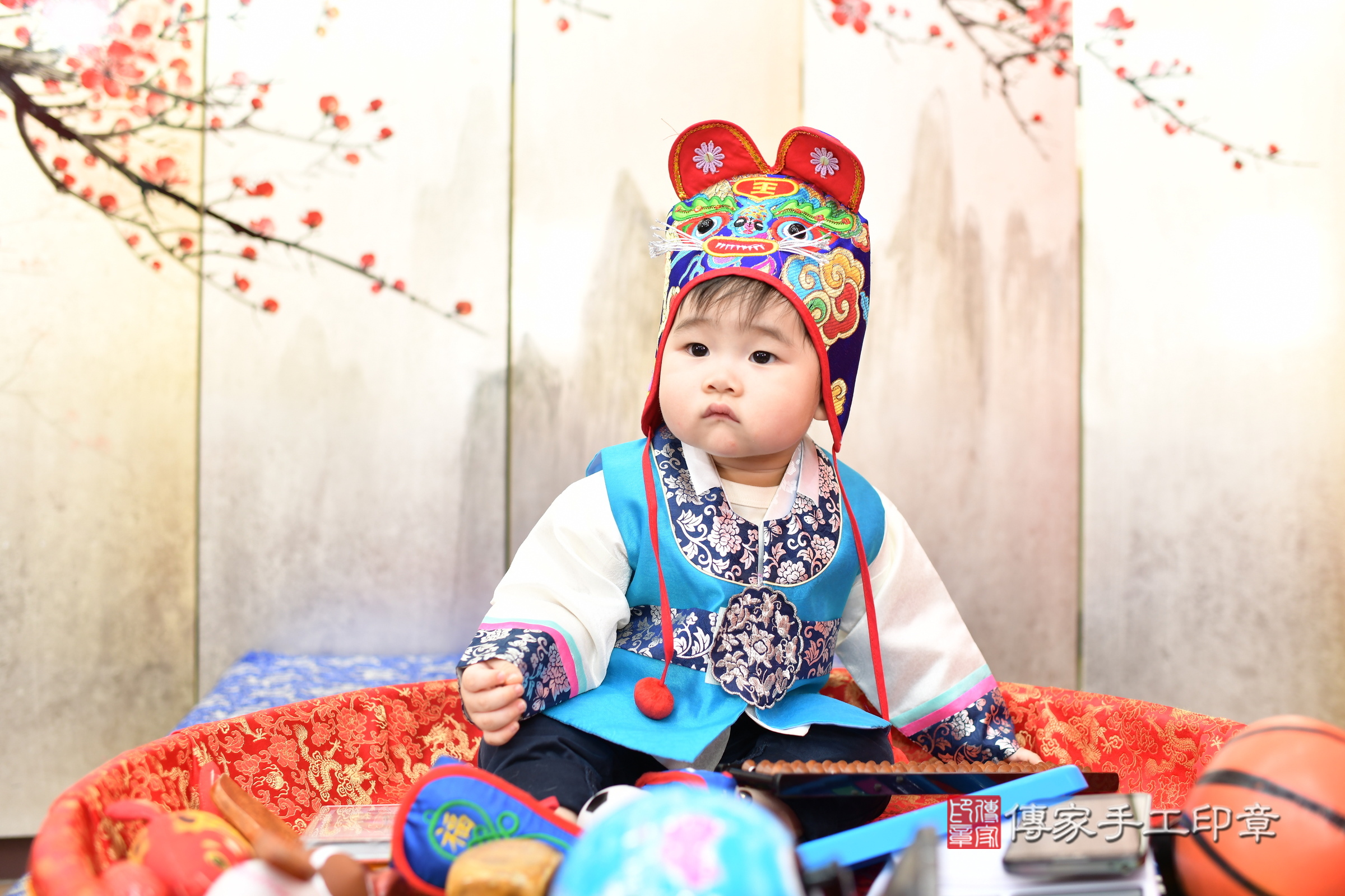 淏淏寶寶抓周，小孩古裝禮服照。地點：傳家「新北店」古禮會場，照片2