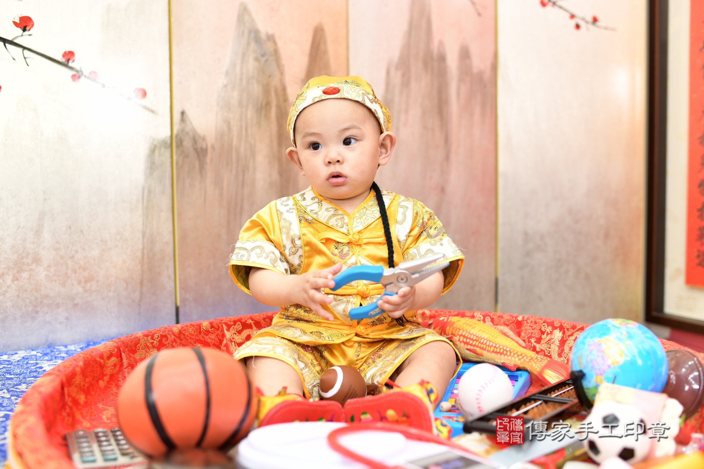 小雨寶寶和小宥寶寶抓周，小孩古裝禮服照。地點：傳家「新北店」古禮會場，照片3