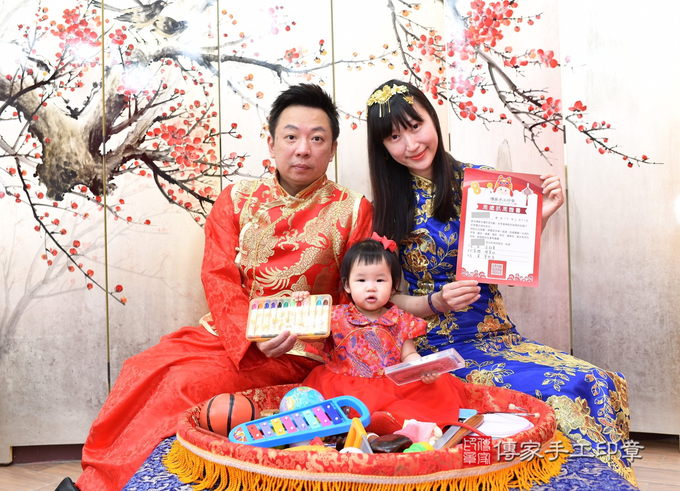 小渝寶寶抓周，成人與小孩古裝禮服照。地點：傳家「新北店」古禮會場，照片4