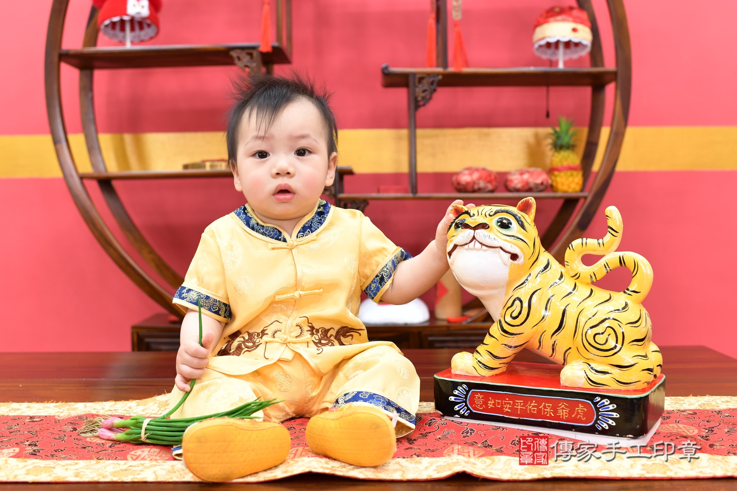霆霆寶寶抓周，小孩古裝禮服照。地點：傳家「新北店」古禮會場，照片4