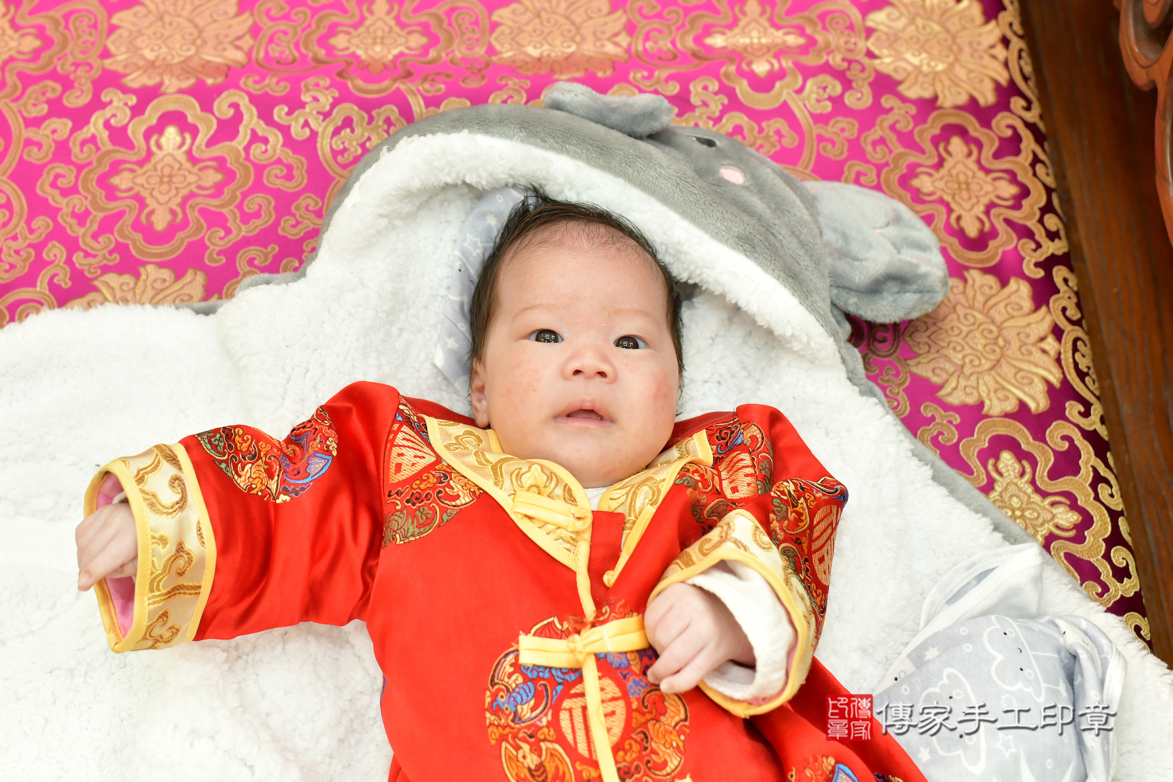 小駿寶寶剃頭，小孩古裝禮服照。地點：傳家「台中店」古禮會場，照片2