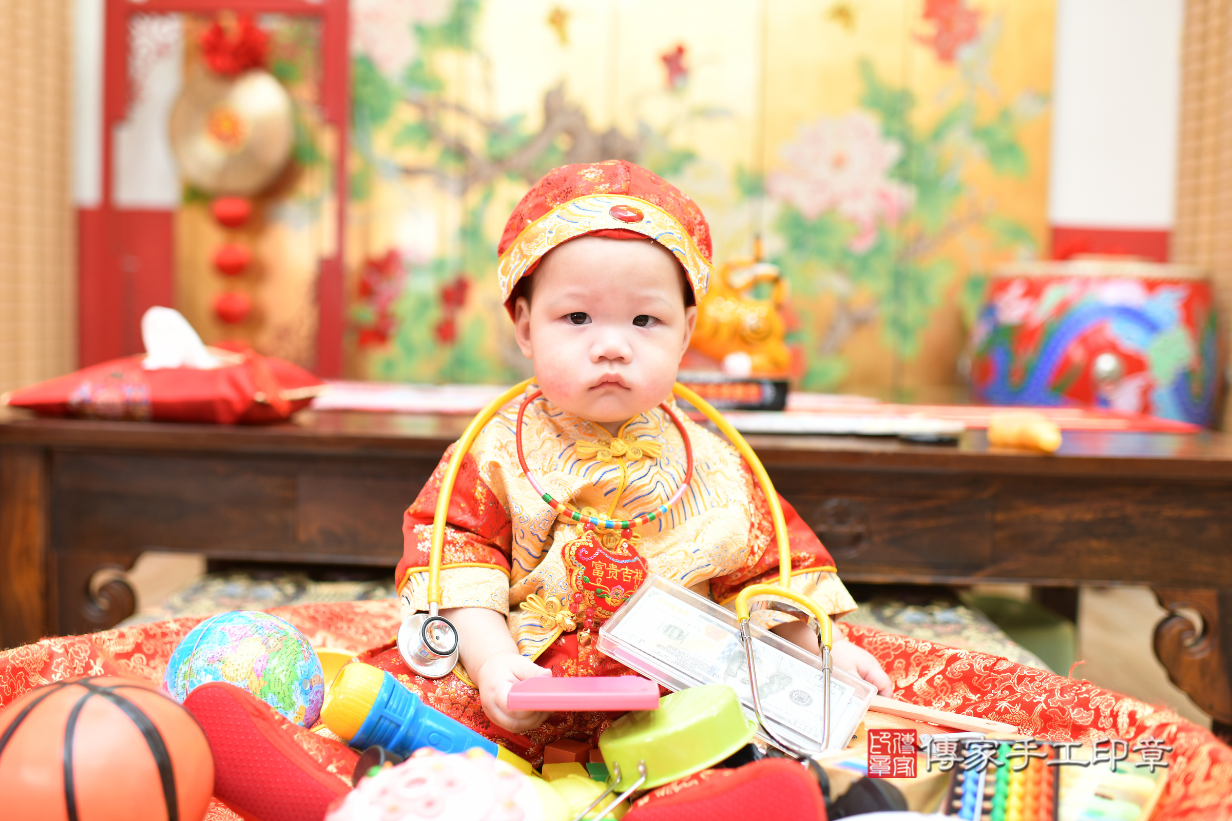 小瑔寶寶抓周，小孩古裝禮服照。地點：傳家「台北店」古禮會場，照片2