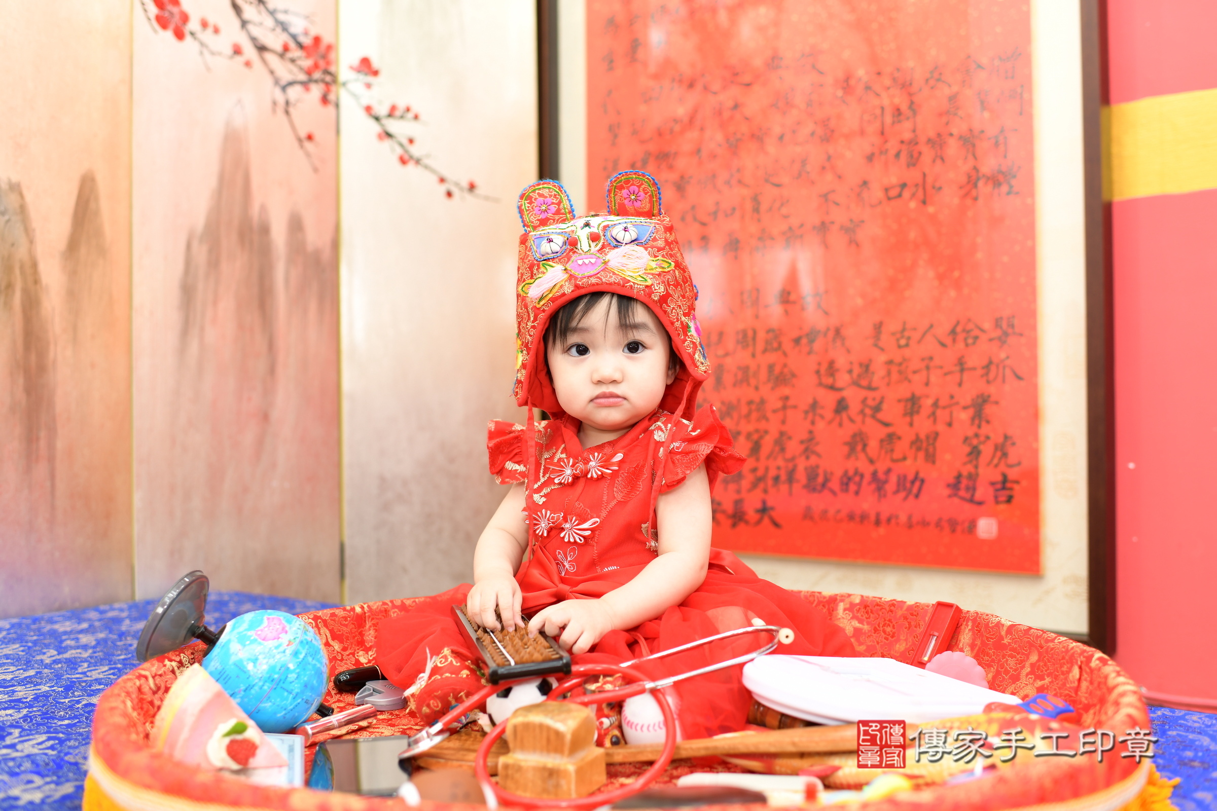嫚嫚寶寶抓周，小孩古裝禮服照。地點：傳家「新北店」古禮會場，照片3