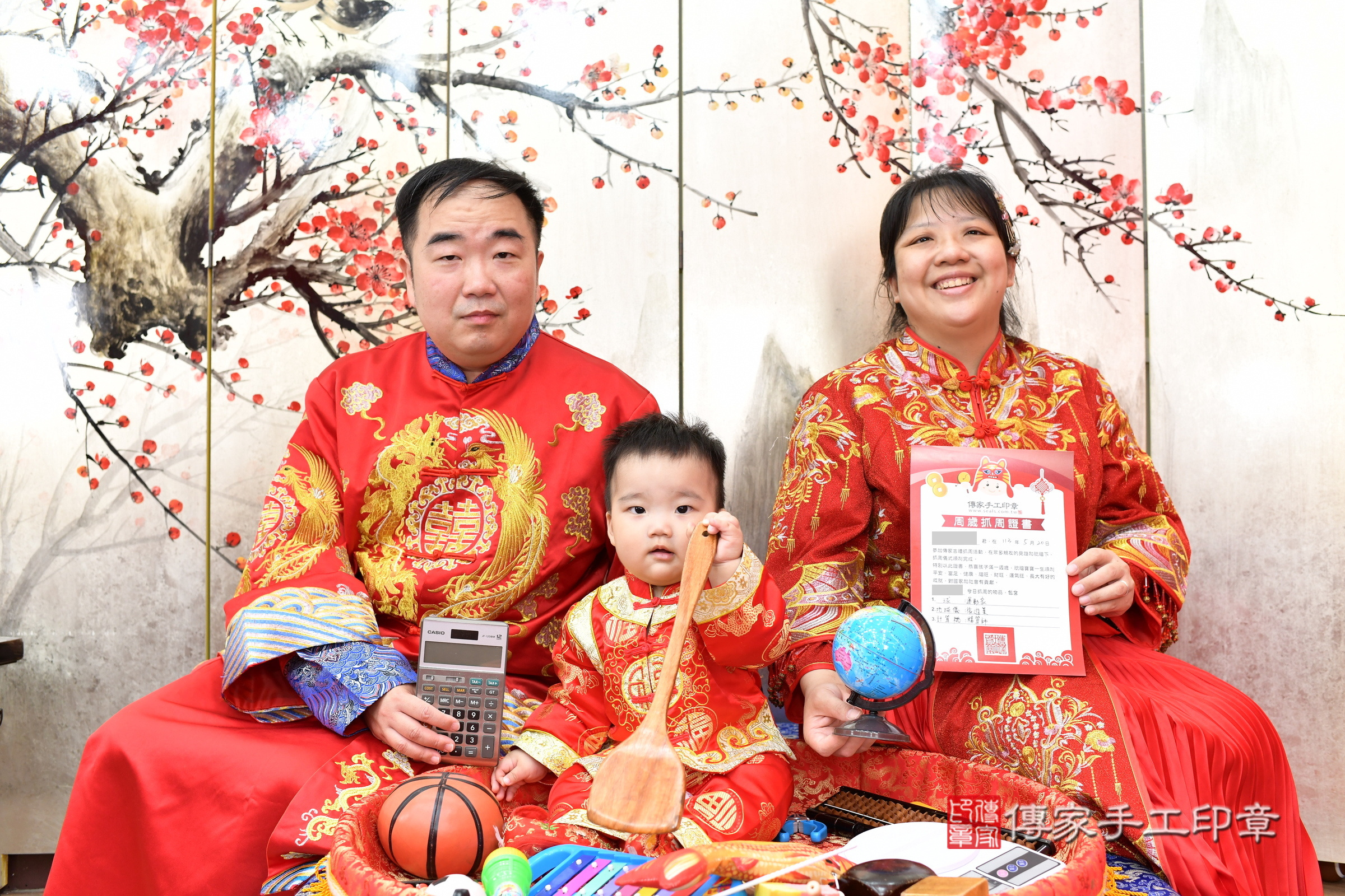 小源寶寶抓周，成人與小孩古裝禮服照。地點：傳家「新北店」古禮會場，照片4