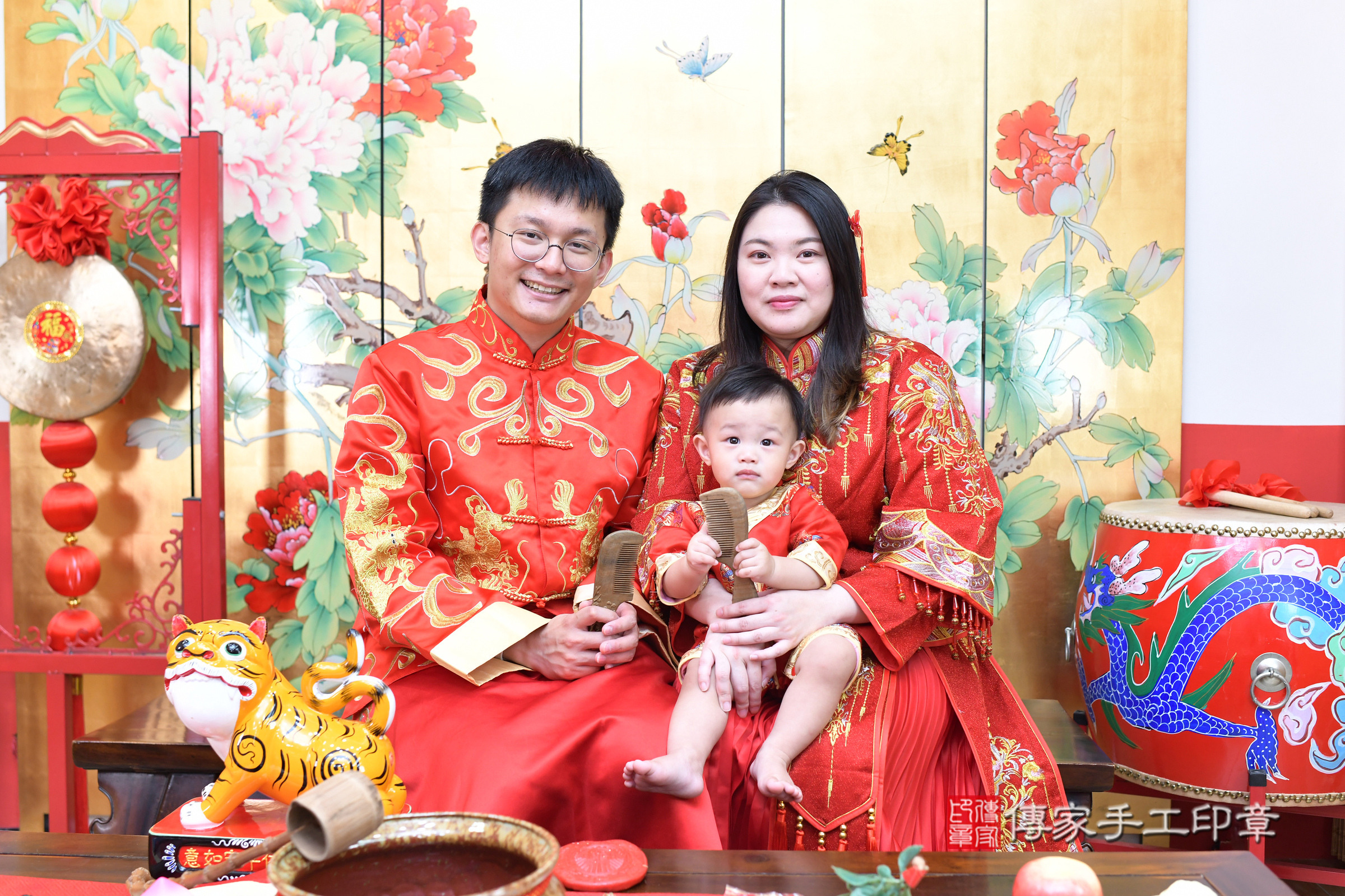 小旭寶寶抓周，成人與小孩古裝禮服照。地點：傳家「台北店」古禮會場，照片3