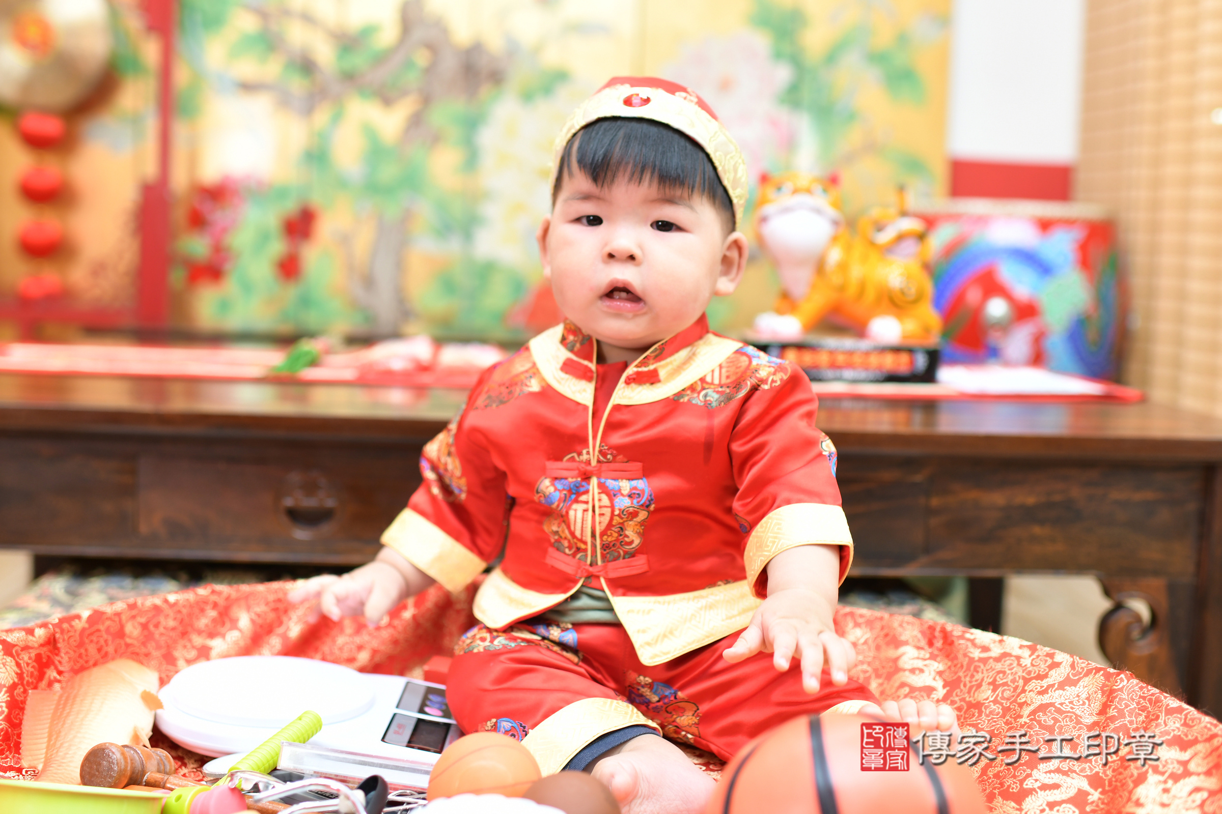 小泊寶寶抓周，小孩古裝禮服照。地點：傳家「台北店」古禮會場，照片2