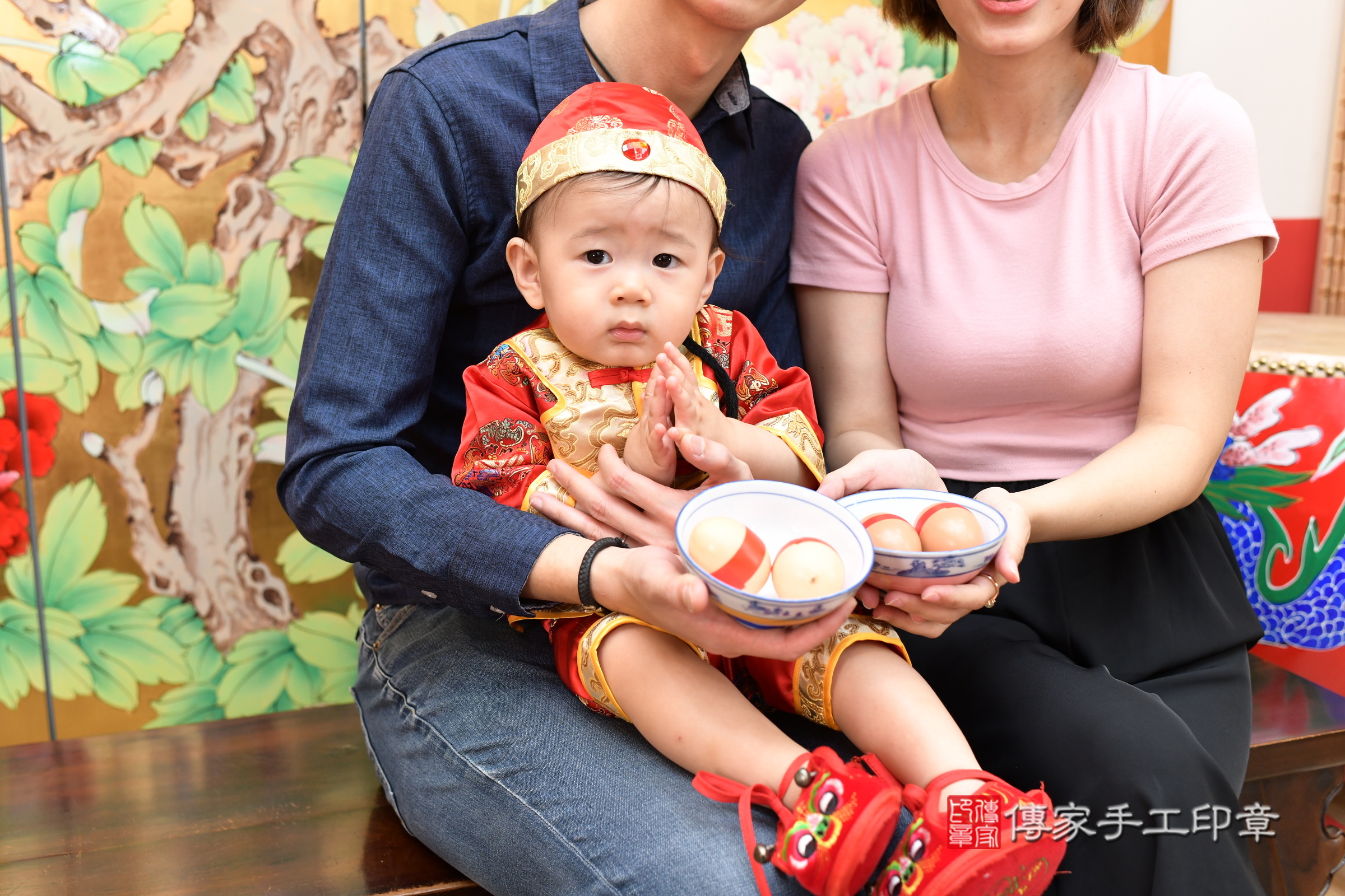 小玹寶寶剃頭，小孩古裝禮服照。地點：傳家「台北店」古禮會場，照片1