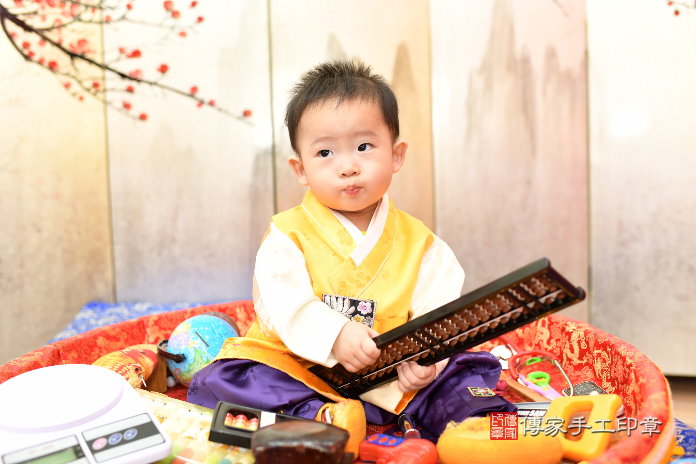 小勛寶寶抓周，小孩古裝禮服照。地點：傳家「新北店」古禮會場，照片3