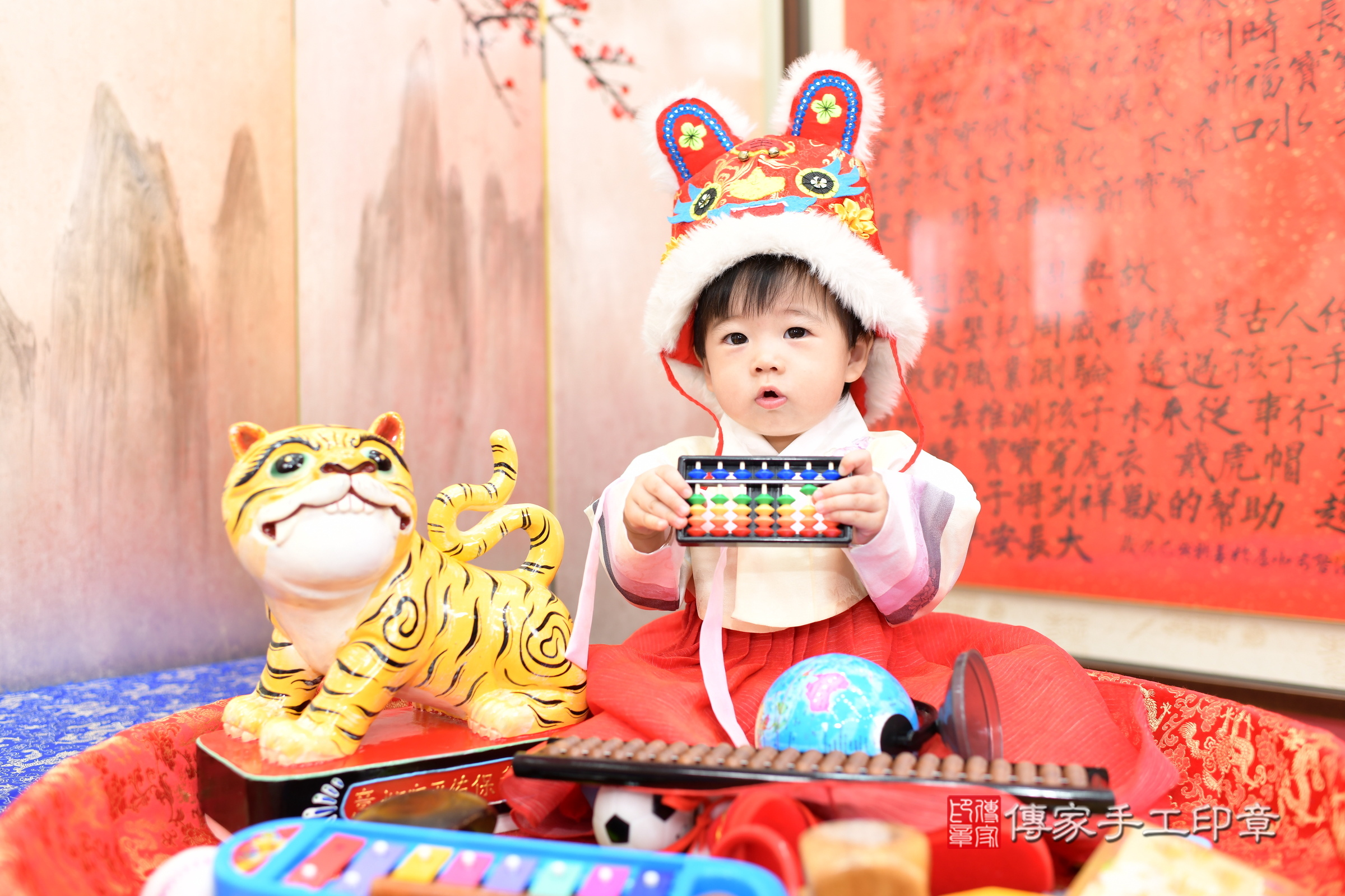 蕎蕎寶寶抓周，小孩古裝禮服照。地點：傳家「新北店」古禮會場，照片2