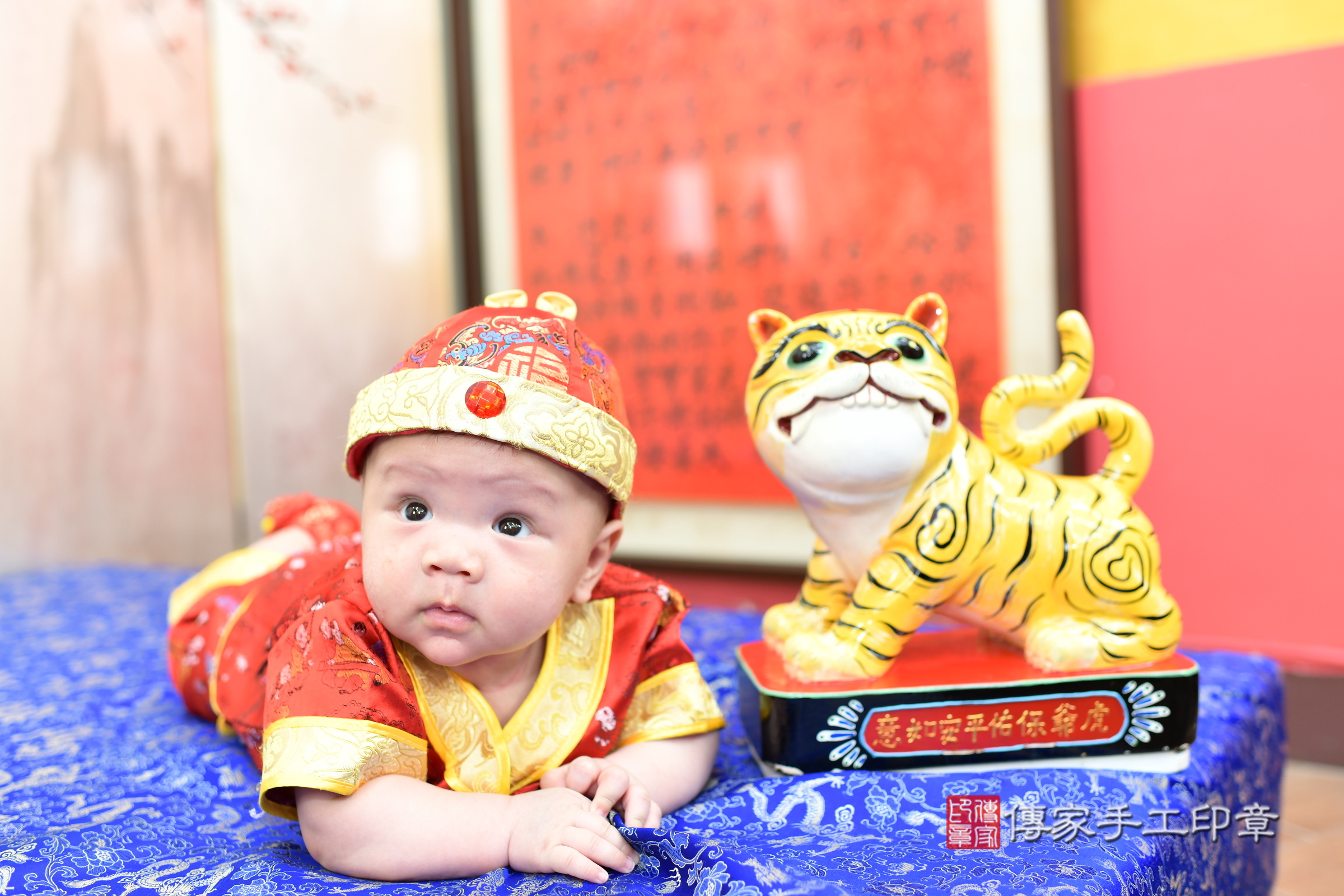 宸宸寶寶收涎，小孩古裝禮服照。地點：傳家「新北店」古禮會場，照片2
