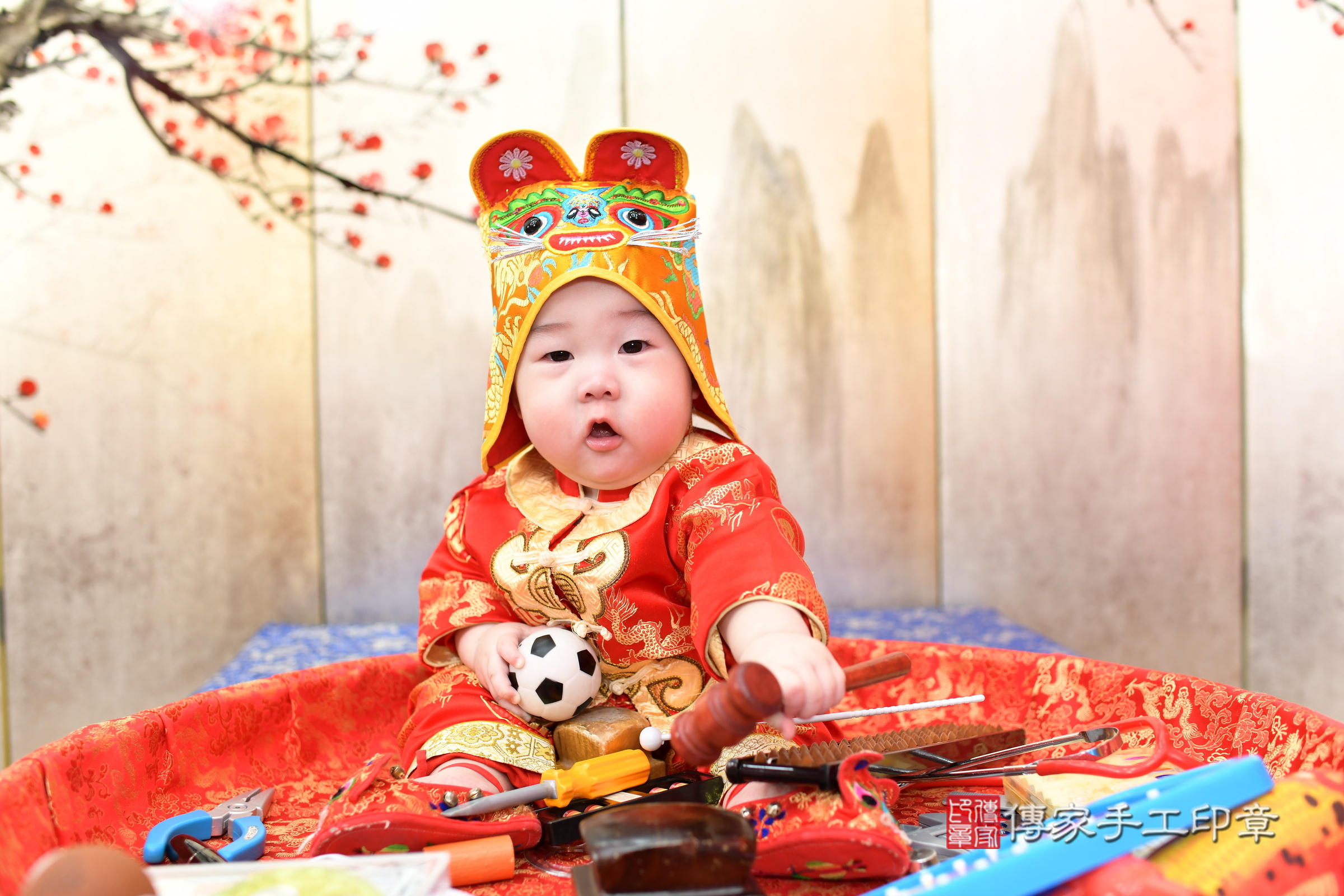 小言寶寶抓周，小孩古裝禮服照。地點：傳家「新北店」古禮會場，照片3