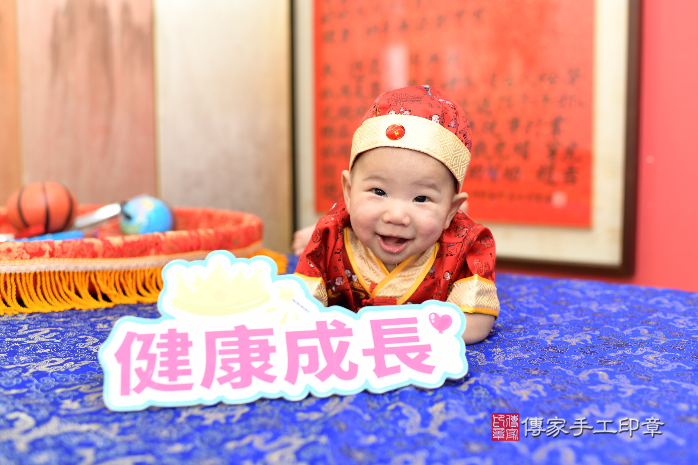 小辰寶寶收涎，小孩古裝禮服照。地點：傳家「新北店」古禮會場，照片2