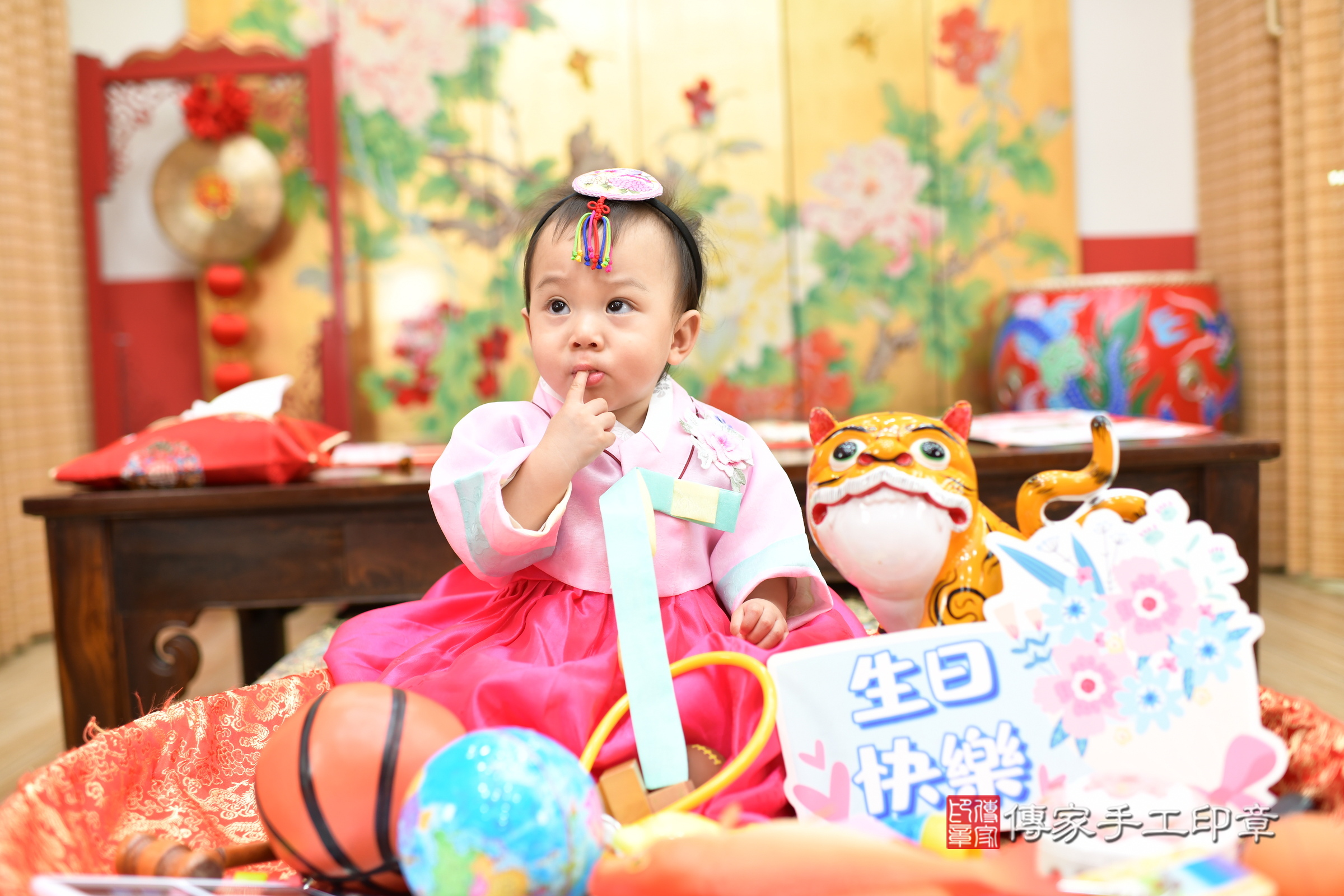 妘妘寶寶抓周，小孩古裝禮服照。地點：傳家「台北店」古禮會場，照片2