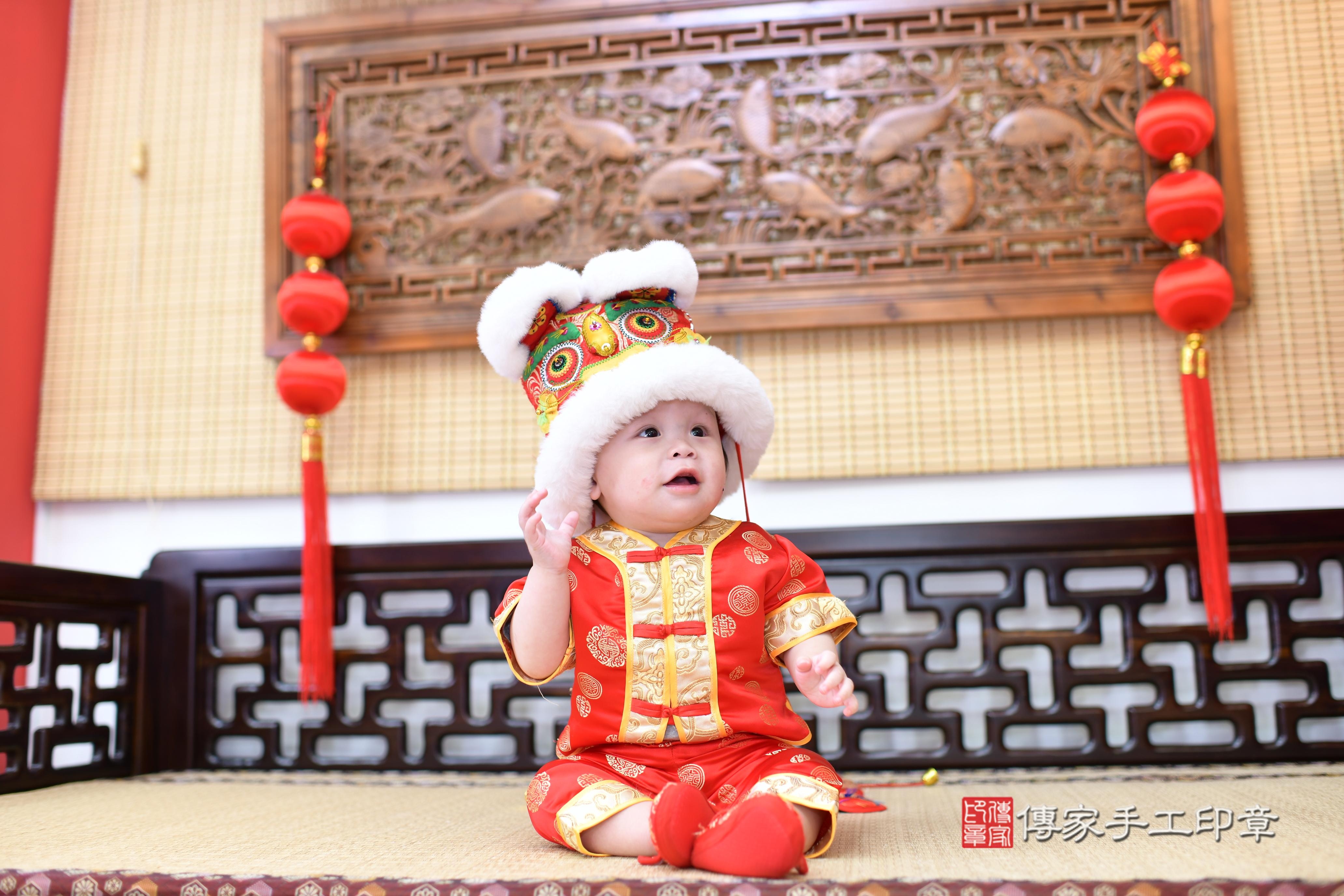 熙熙寶貝抓周，小孩古裝禮服照。地點：傳家「台南店」古禮會場