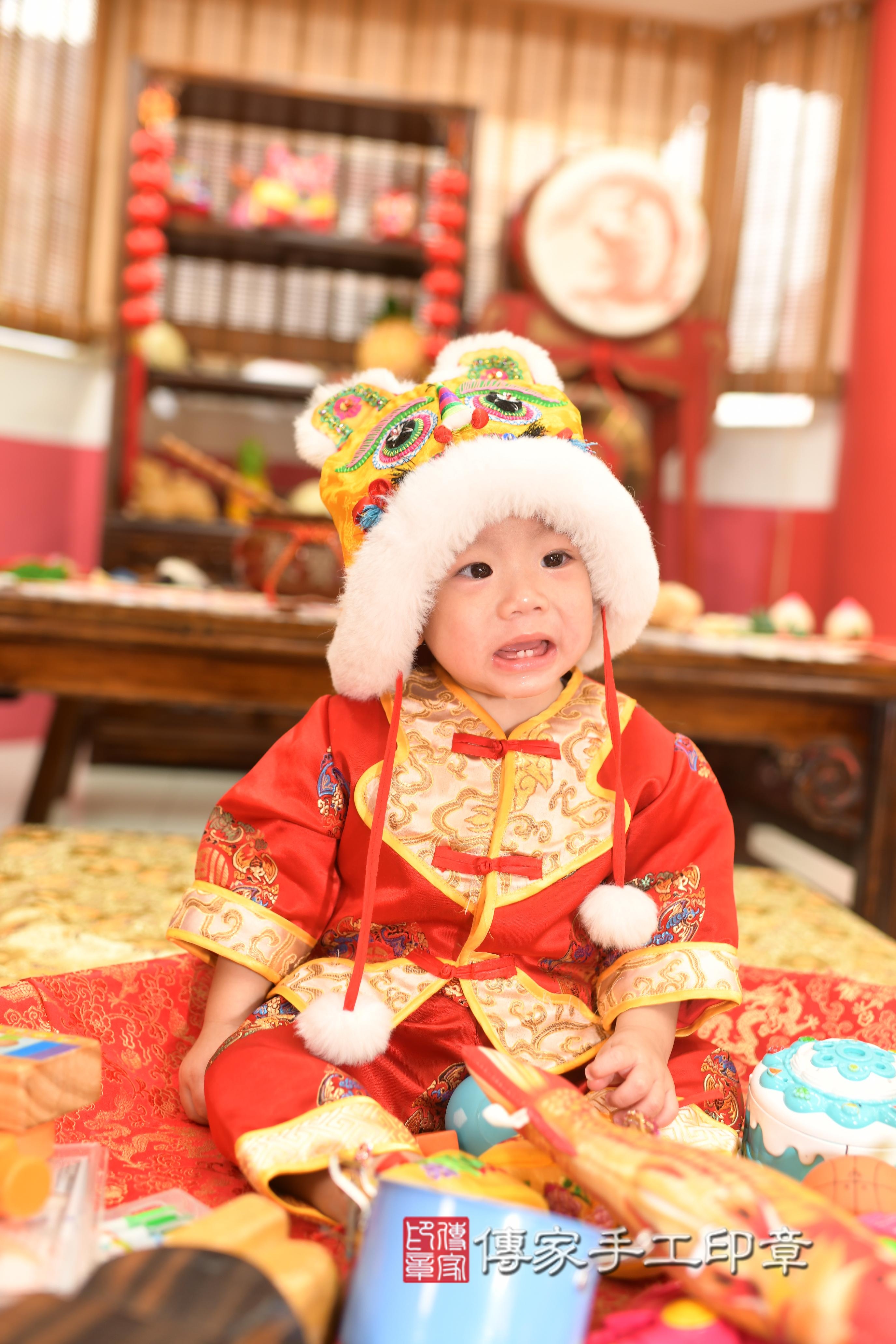 晨晨寶貝抓周，小孩古裝禮服照。地點：傳家「高雄店」古禮會場