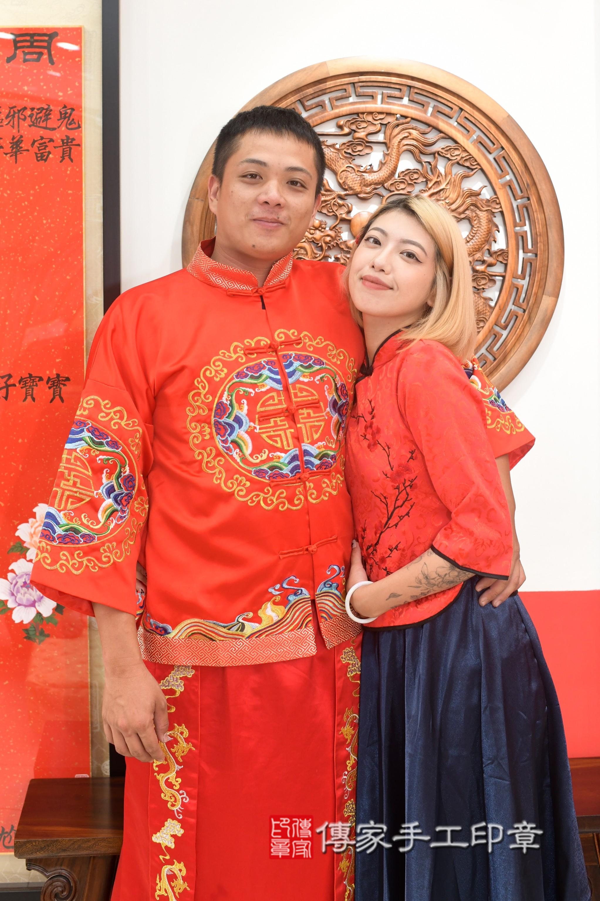晨晨寶貝抓周，成人與小孩古裝禮服照。地點：傳家「高雄店」古禮會場