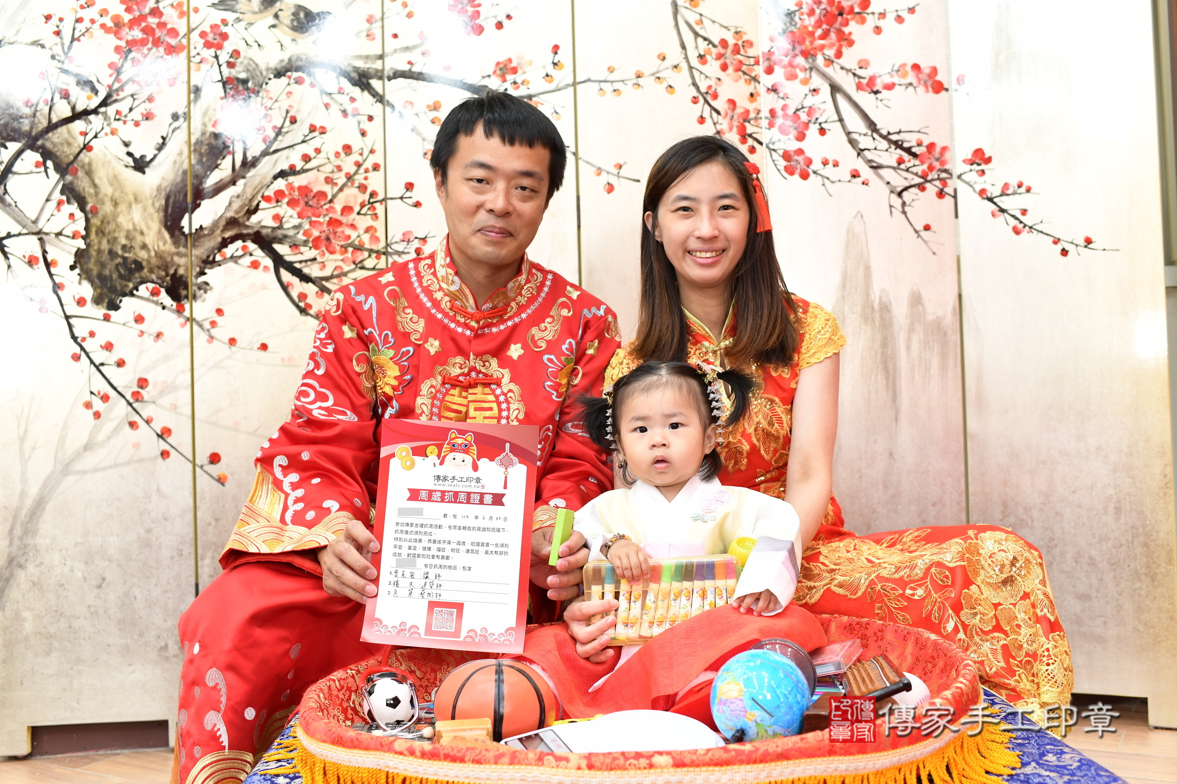昀昀寶寶抓周，成人與小孩古裝禮服照。地點：傳家「新北店」古禮會場，照片4